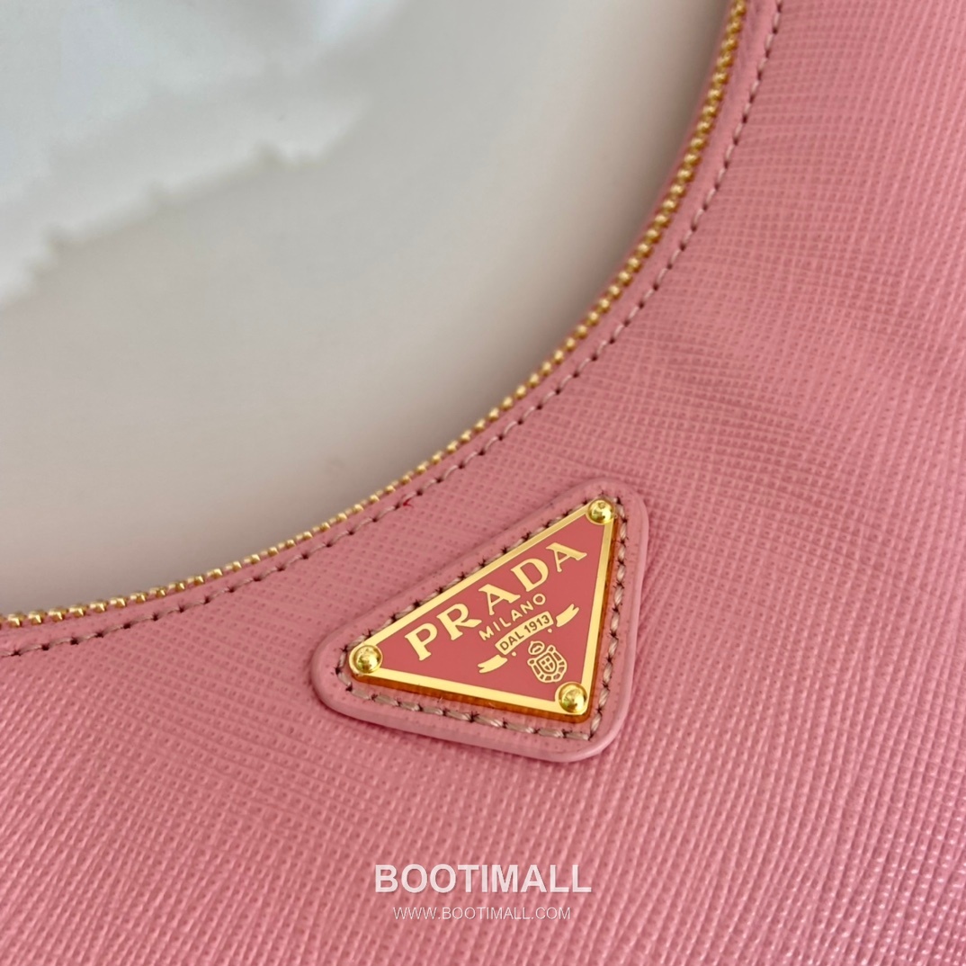 Prada Saffiano Leather Hobo Bag with Adjustable Strap and Multi Carry Design 프라다 사피아노 레더 멀티 스트랩 삼각로고 호보백 1BC204B 23cm 7