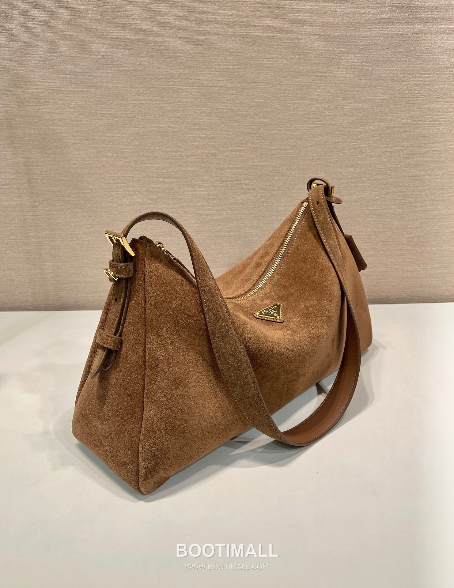 Prada Suede Leather Hobo Bag with Detachable Strap and Triangle Logo 프라다 스웨이드 레더 탈부착 스트랩 삼각로고 호보백 1BC228 39cm 3