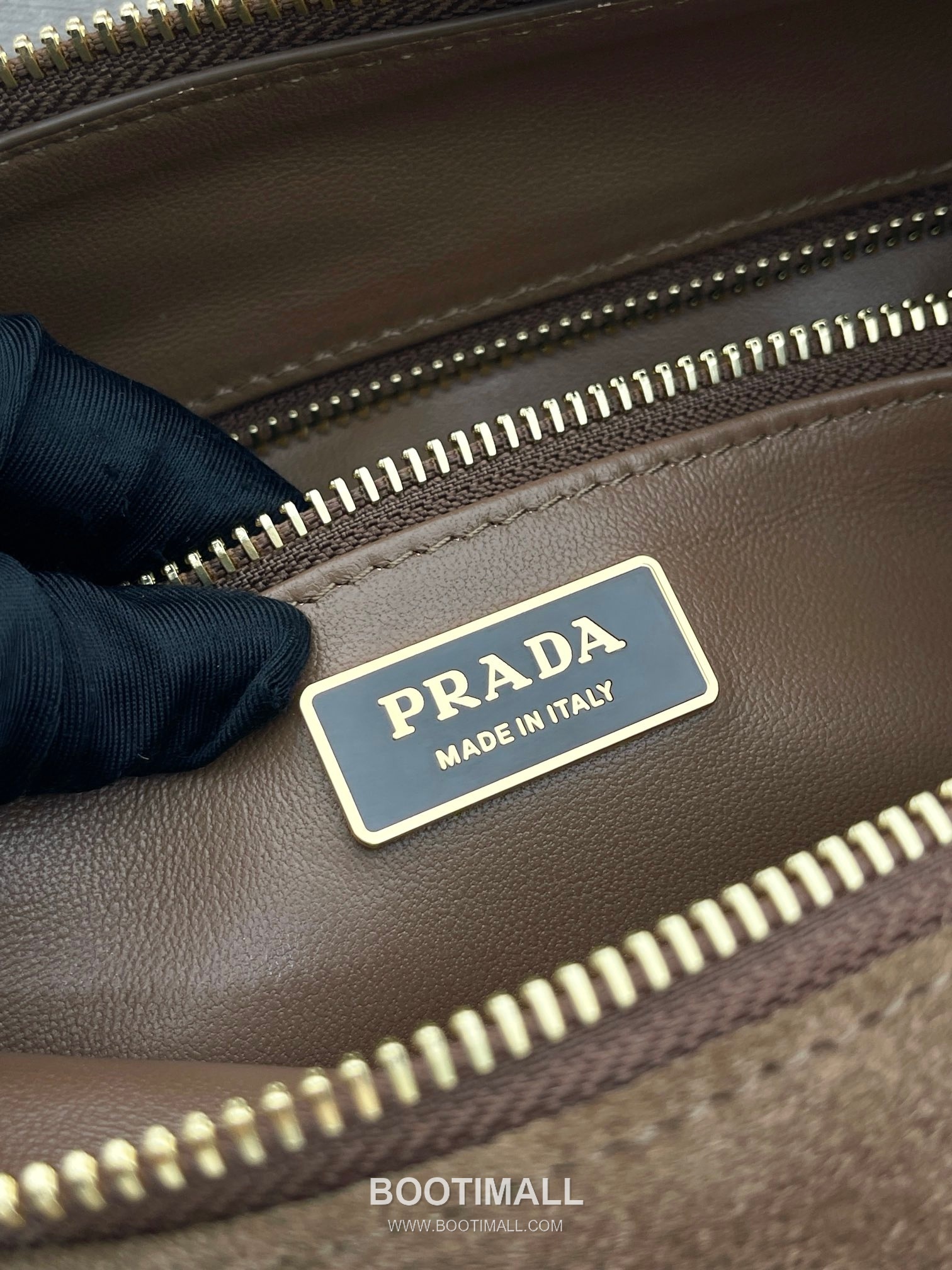 Prada Suede Leather Hobo Bag with Detachable Strap and Triangle Logo 프라다 스웨이드 레더 탈부착 스트랩 삼각로고 호보백 1BC228 39cm 9