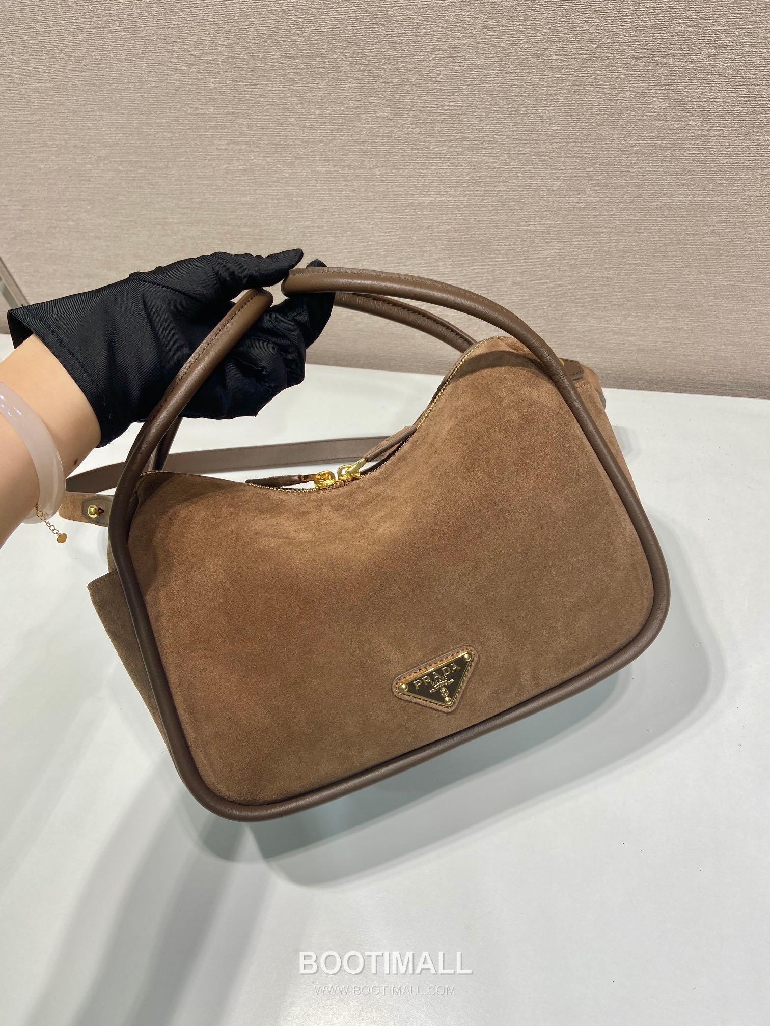Prada Suede Leather Shoulder Bag with Dual Compartment and Top Handle 프라다 스웨이드 레더 듀얼 수납 탑핸들 숄더백 1BA444 28cm 5