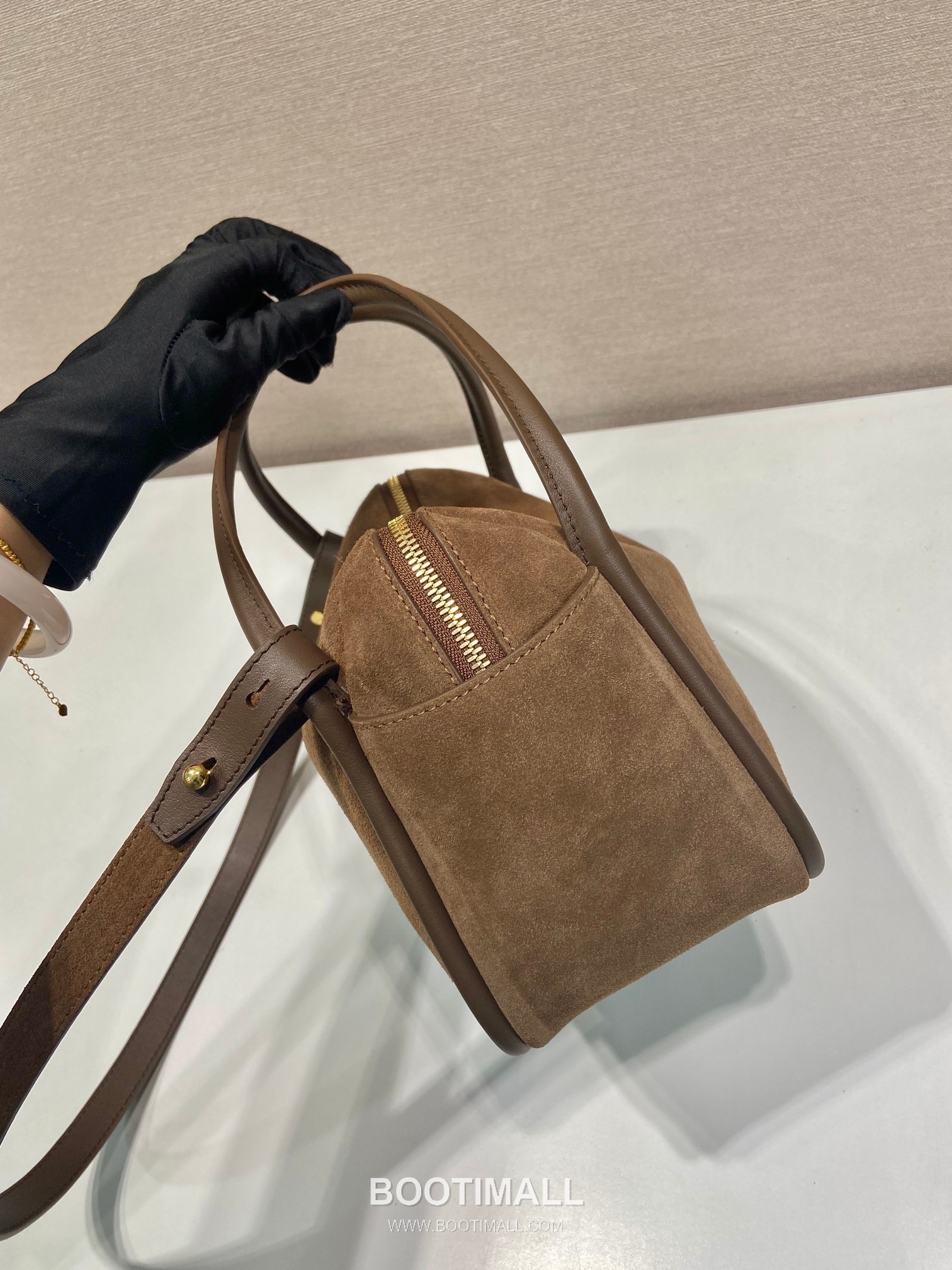 Prada Suede Leather Shoulder Bag with Dual Compartment and Top Handle 프라다 스웨이드 레더 듀얼 수납 탑핸들 숄더백 1BA444 28cm 6