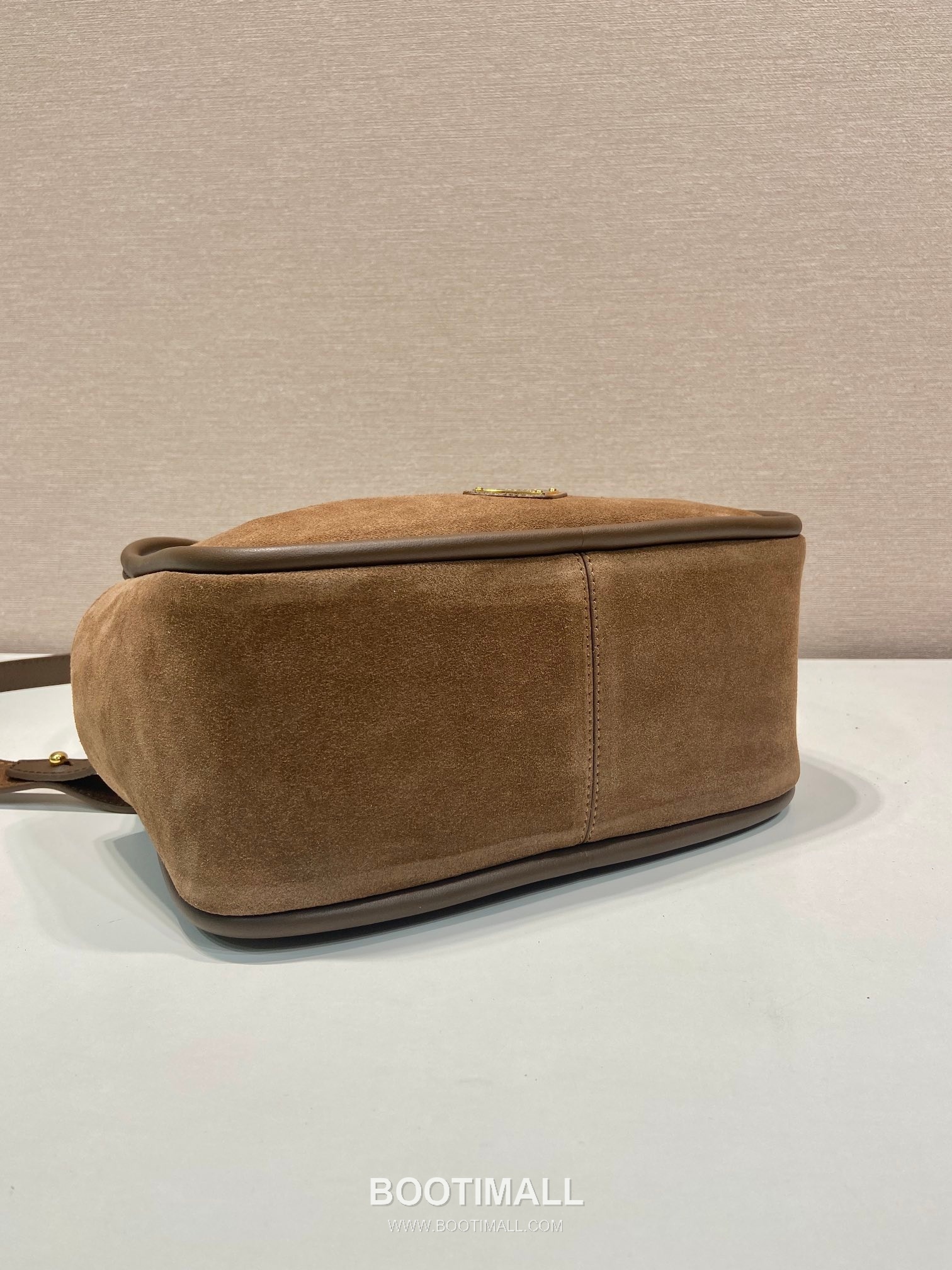 Prada Suede Leather Shoulder Bag with Dual Compartment and Top Handle 프라다 스웨이드 레더 듀얼 수납 탑핸들 숄더백 1BA444 28cm 7