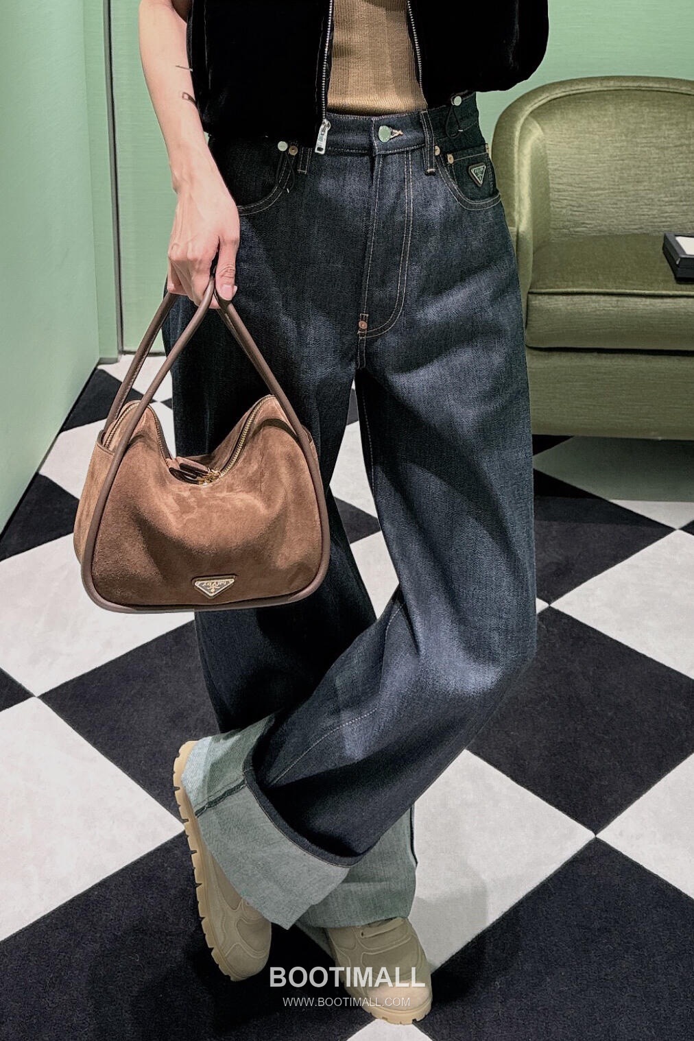 Prada Suede Leather Shoulder Bag with Dual Compartment and Top Handle 프라다 스웨이드 레더 듀얼 수납 탑핸들 숄더백 1BA444 28cm 11