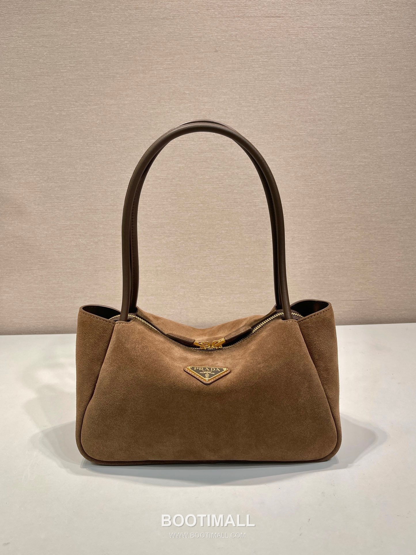 Prada Suede Leather Shoulder Bag with Dual Compartment and Top Handle 프라다 스웨이드 레더 듀얼 수납 탑핸들 숄더백 1BA444 28cm 12