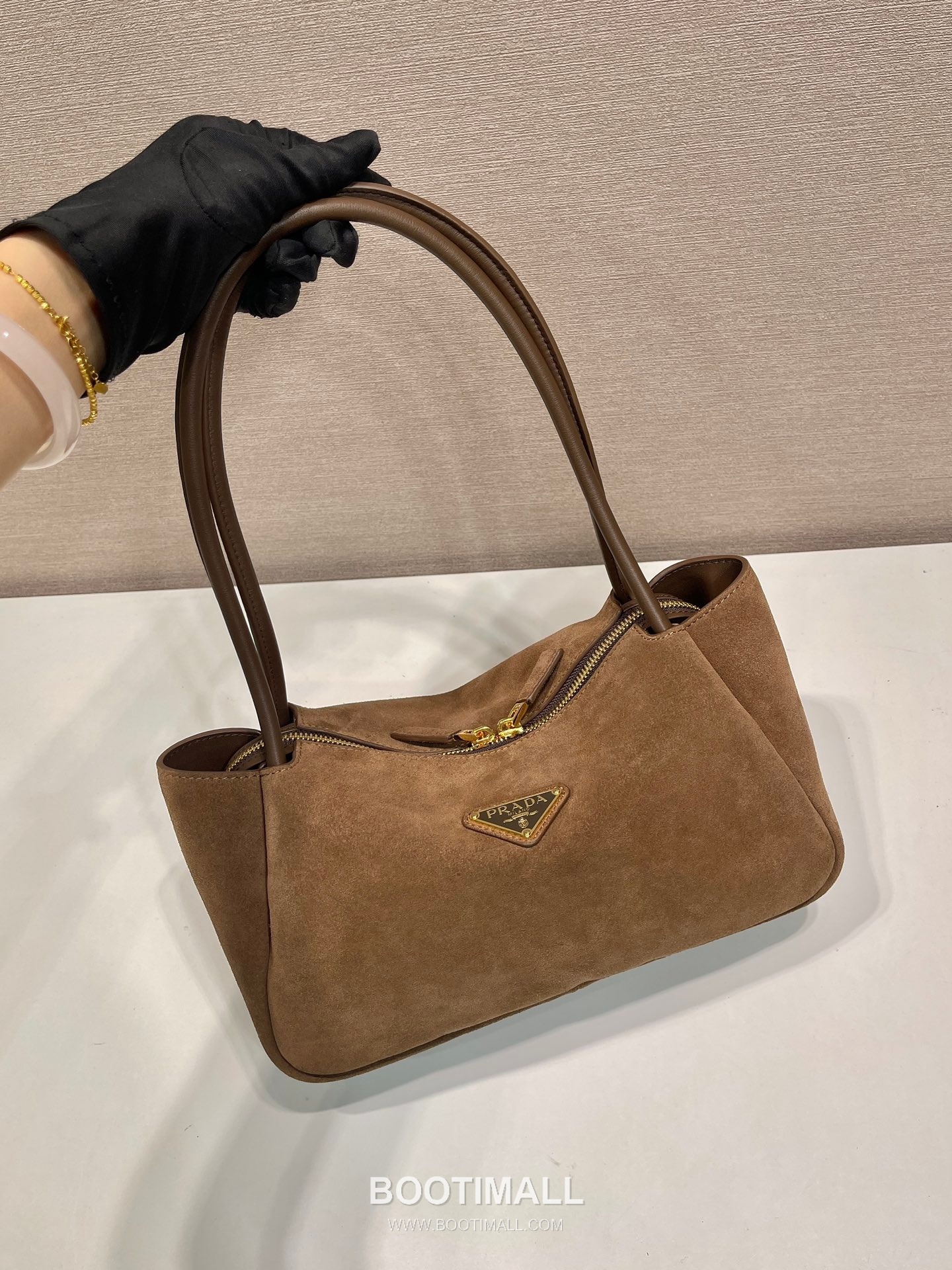 Prada Suede Leather Shoulder Bag with Dual Compartment and Top Handle 프라다 스웨이드 레더 듀얼 수납 탑핸들 숄더백 1BA444 28cm 13