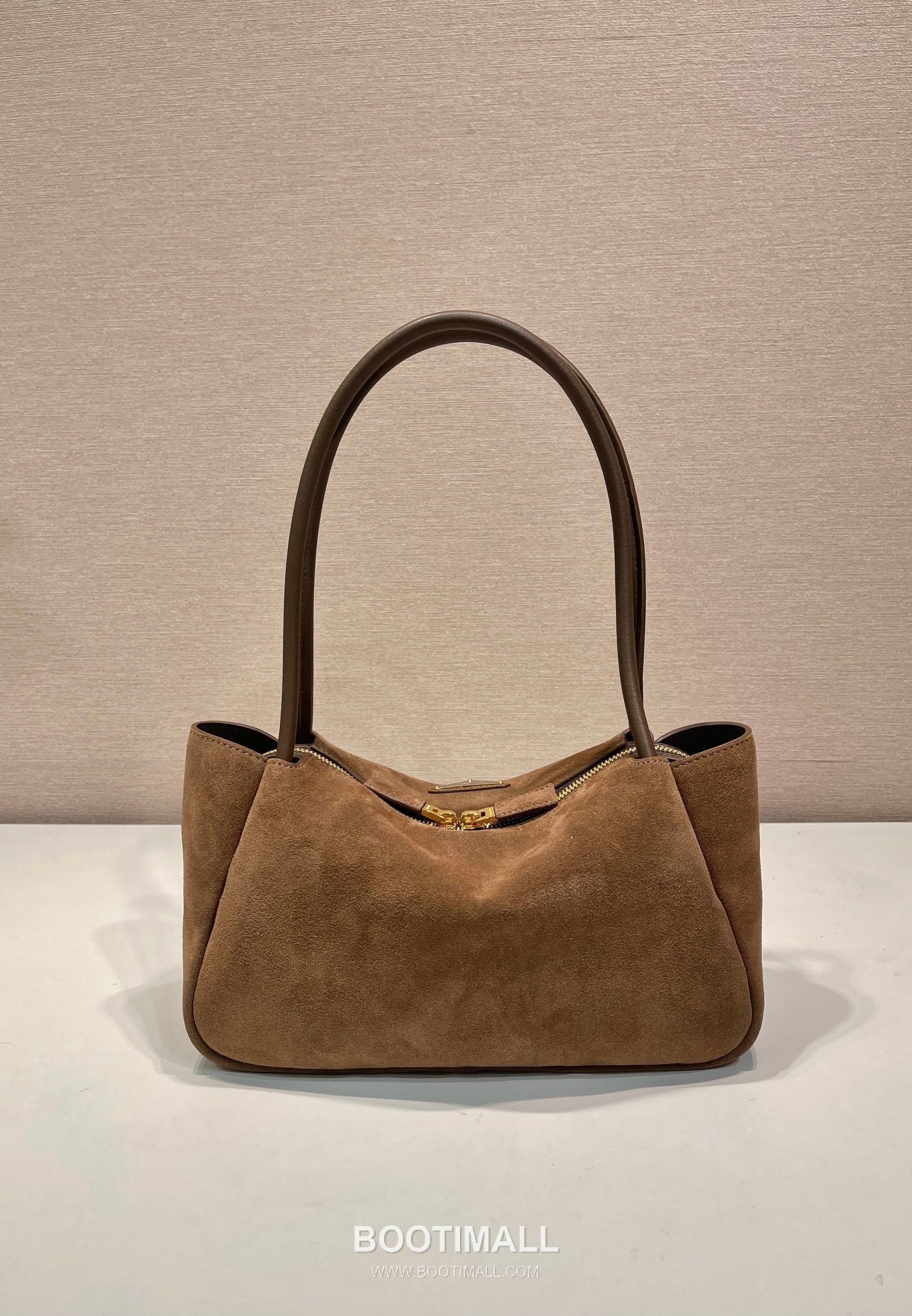 Prada Suede Leather Shoulder Bag with Dual Compartment and Top Handle 프라다 스웨이드 레더 듀얼 수납 탑핸들 숄더백 1BA444 28cm 15