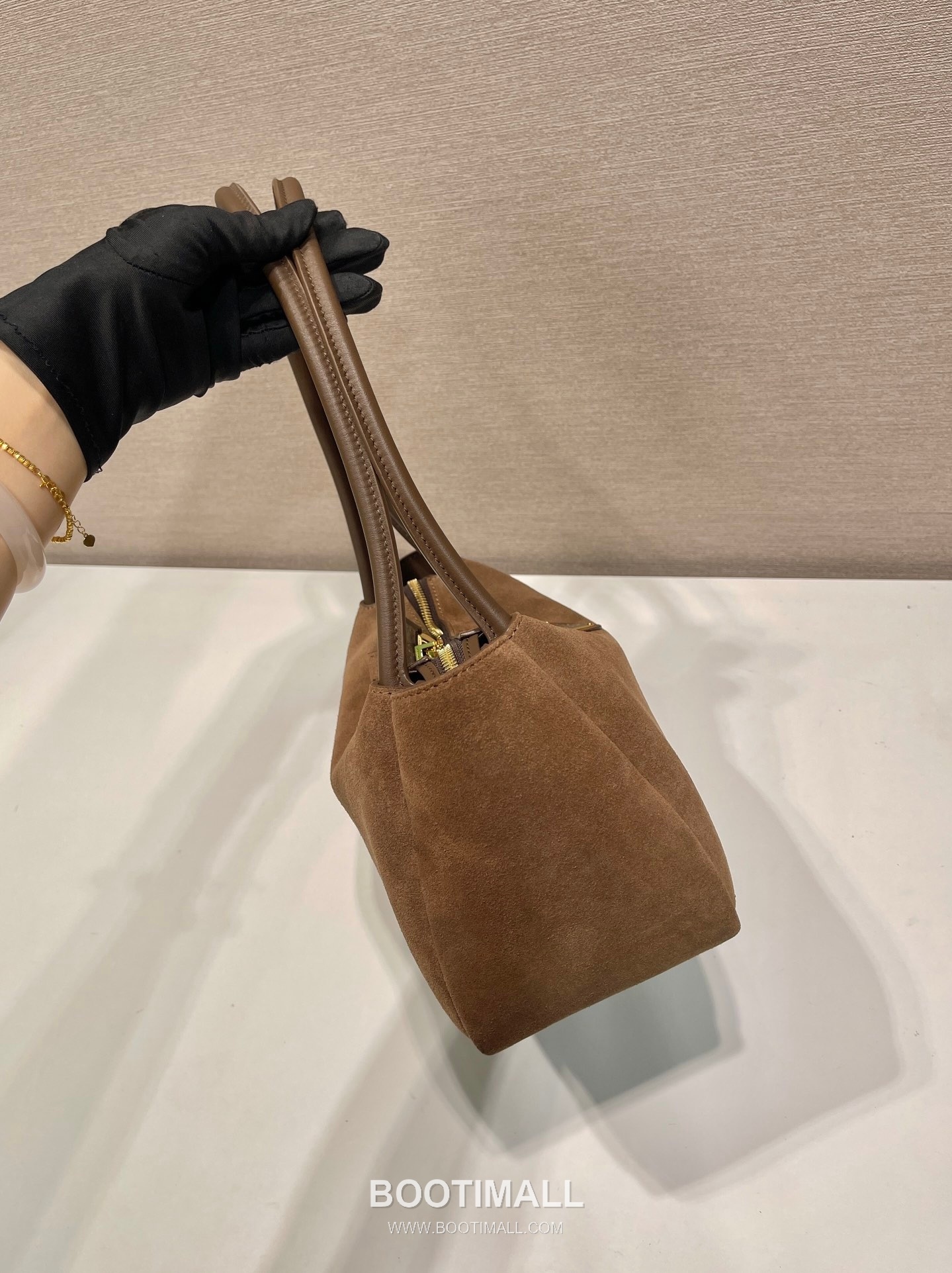 Prada Suede Leather Shoulder Bag with Dual Compartment and Top Handle 프라다 스웨이드 레더 듀얼 수납 탑핸들 숄더백 1BA444 28cm 16