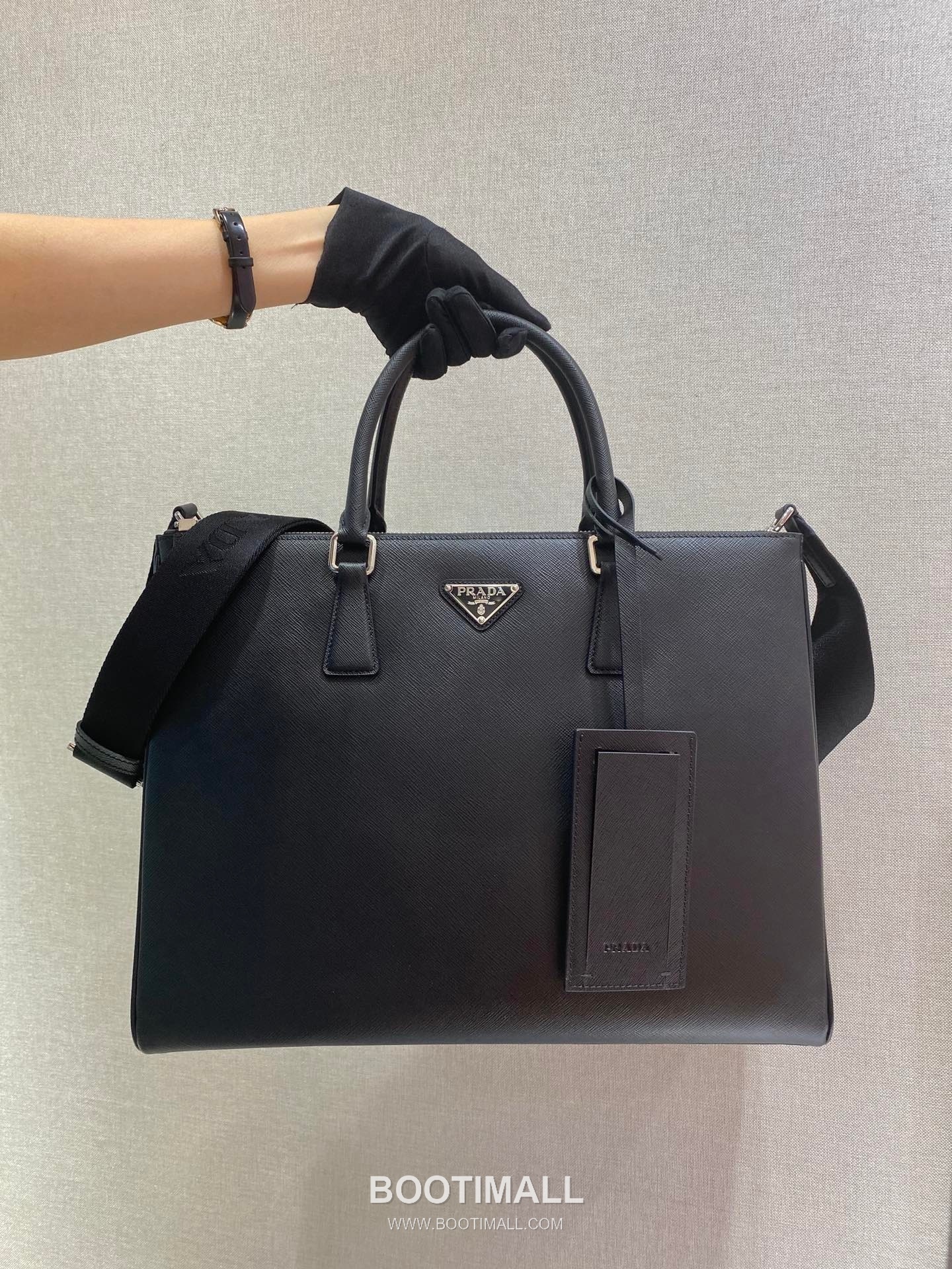 Prada Calfskin Leather Tote Bag with Nylon Strap and Multi Pocket Detail 프라다 카프스킨 레더 나일론 스트랩 멀티포켓 브리프케이스 2VG061 39cm 1