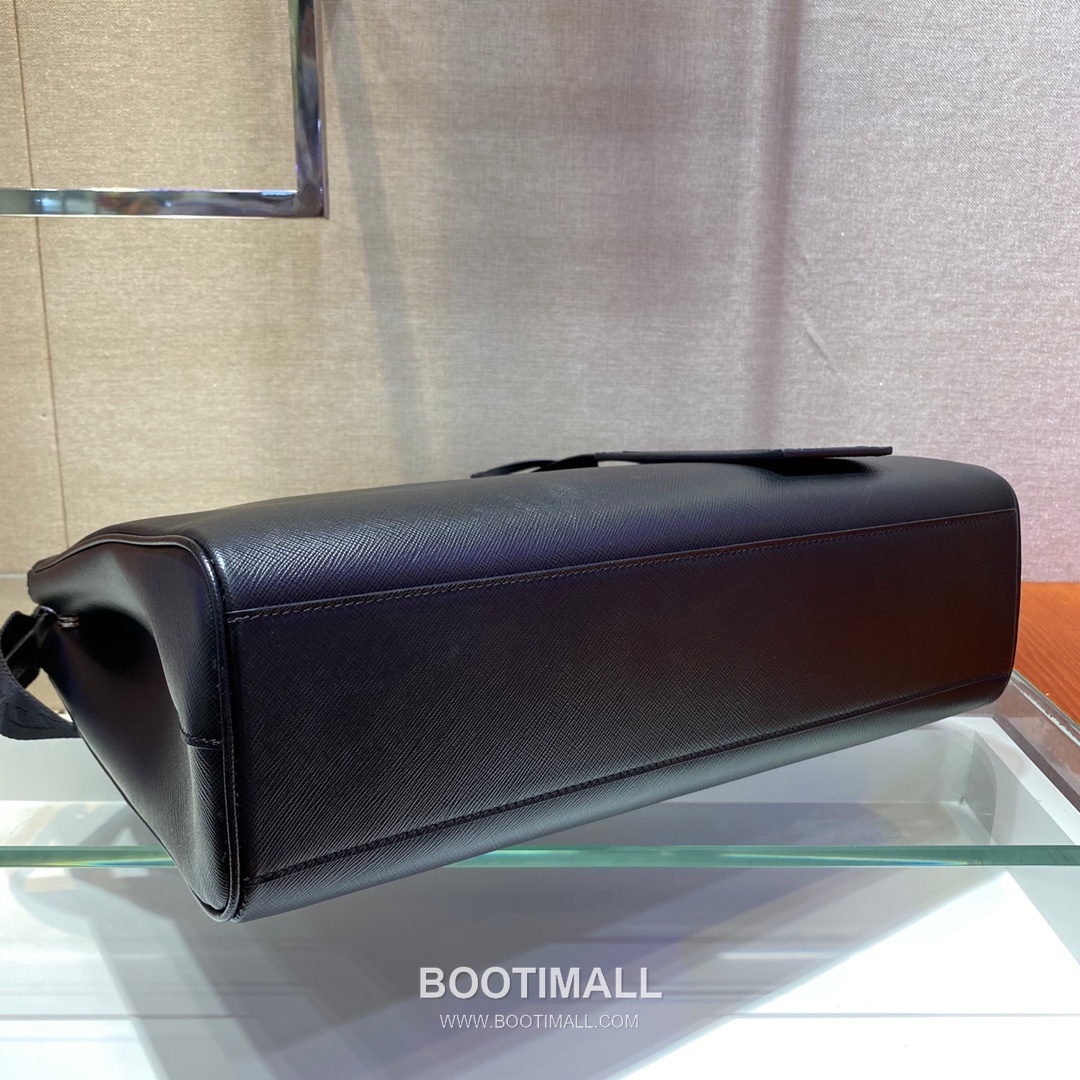 Prada Calfskin Leather Tote Bag with Nylon Strap and Multi Pocket Detail 프라다 카프스킨 레더 나일론 스트랩 멀티포켓 브리프케이스 2VG061 39cm 6