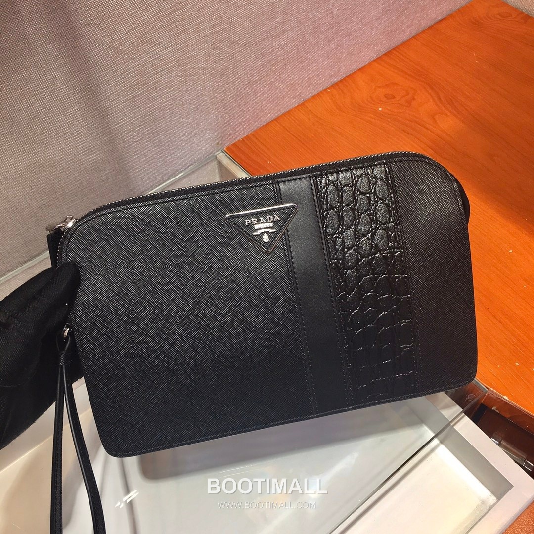 Prada Saffiano Leather Clutch Bag with Crocodile Trim and Wrist Strap 프라다 사피아노 레더 크로커다일 트림 손목 스트랩 클러치백 2VF056D 26.5cm 2