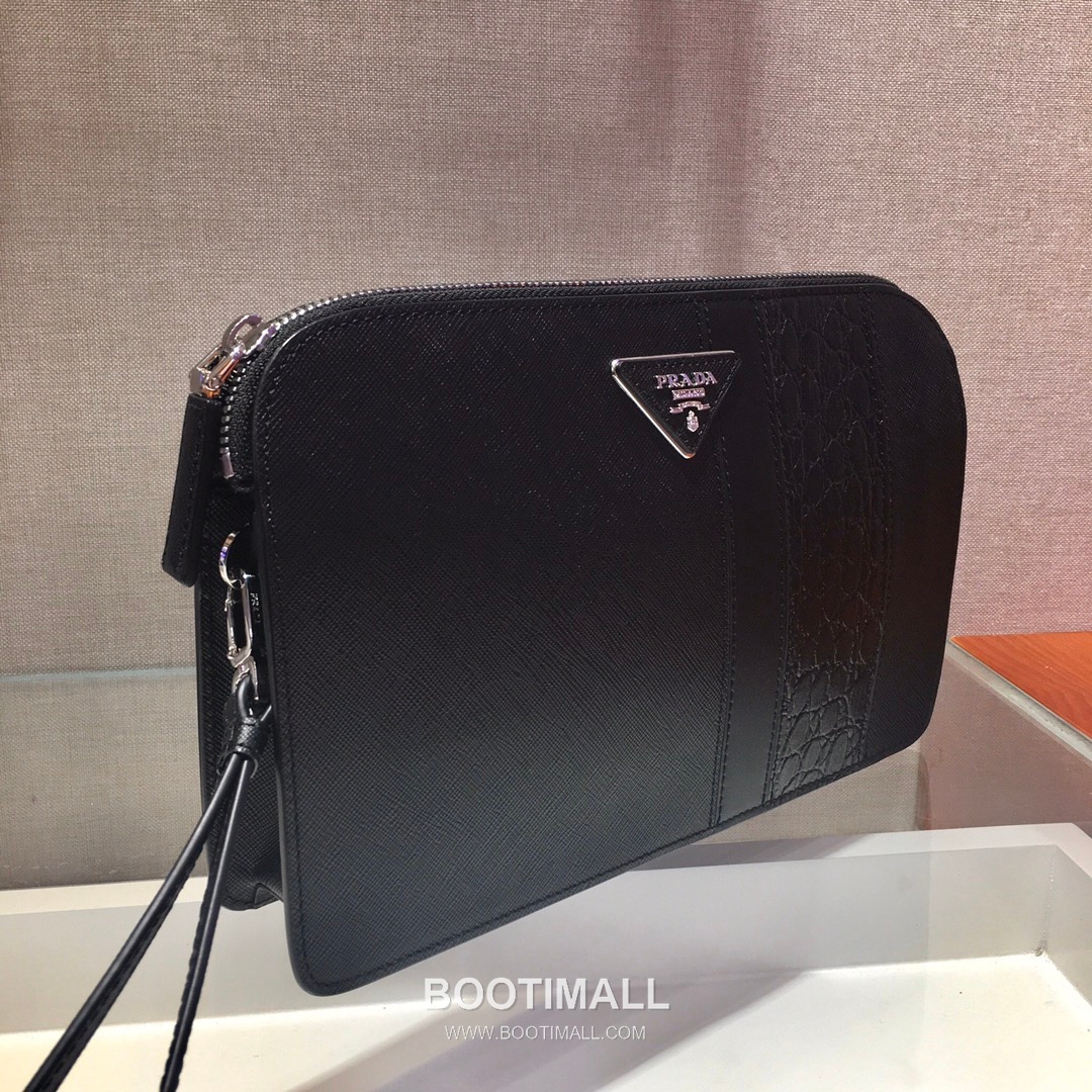 Prada Saffiano Leather Clutch Bag with Crocodile Trim and Wrist Strap 프라다 사피아노 레더 크로커다일 트림 손목 스트랩 클러치백 2VF056D 26.5cm 4