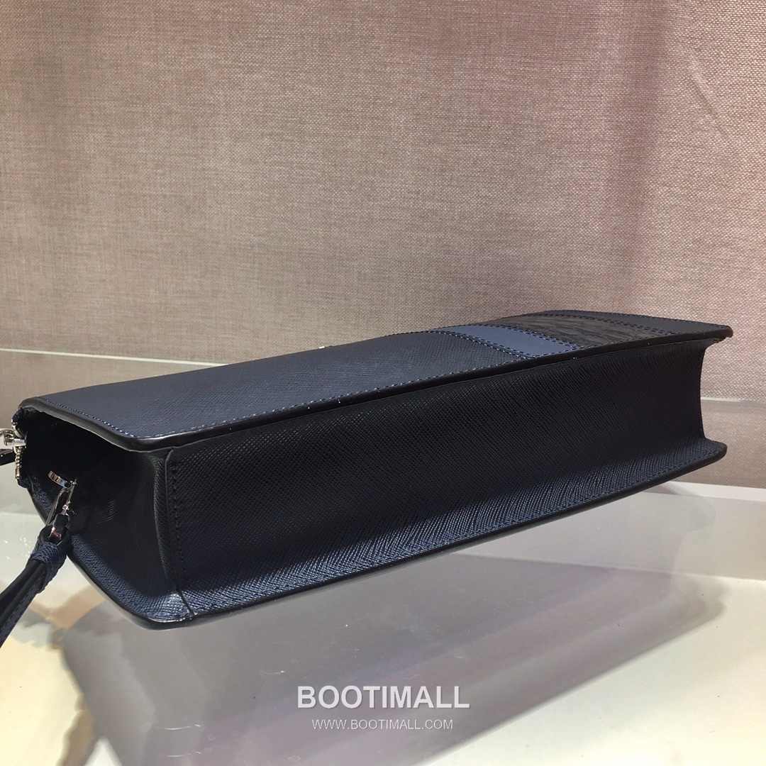 Prada Saffiano Leather Clutch Bag with Crocodile Trim and Wrist Strap 프라다 사피아노 레더 크로커다일 트림 손목 스트랩 클러치백 2VF056D 26.5cm 6