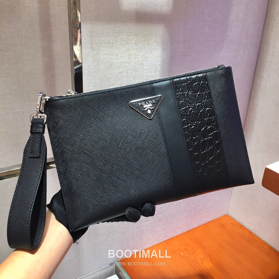 Prada Saffiano Leather Clutch Bag with Card Slots and Triangle Logo 프라다 사피아노 레더 카드슬롯 삼각로고 클러치백 2NG005G 28cm 1