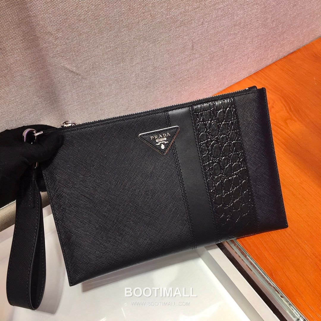 Prada Saffiano Leather Clutch Bag with Card Slots and Triangle Logo 프라다 사피아노 레더 카드슬롯 삼각로고 클러치백 2NG005G 28cm 3