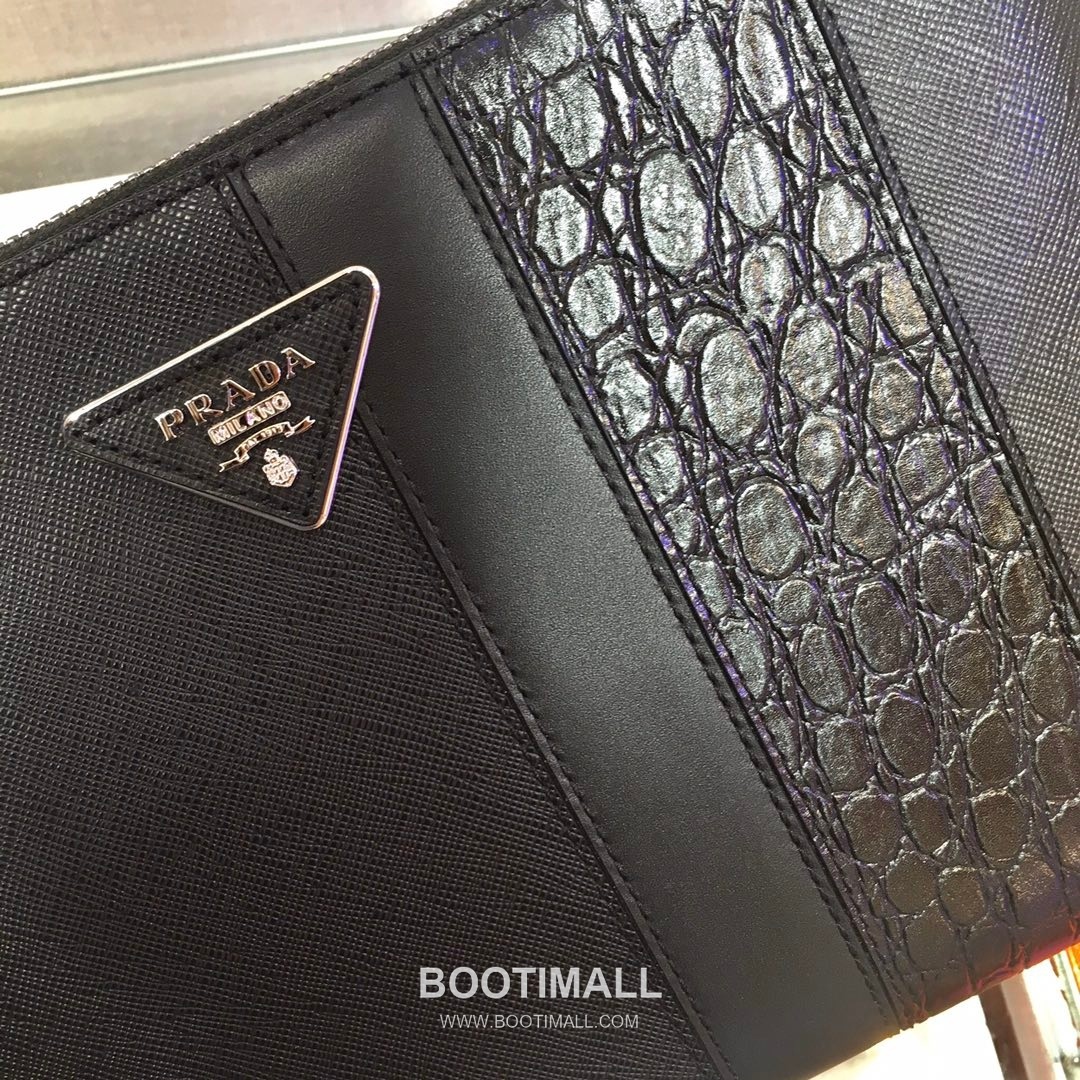 Prada Saffiano Leather Clutch Bag with Card Slots and Triangle Logo 프라다 사피아노 레더 카드슬롯 삼각로고 클러치백 2NG005G 28cm 5