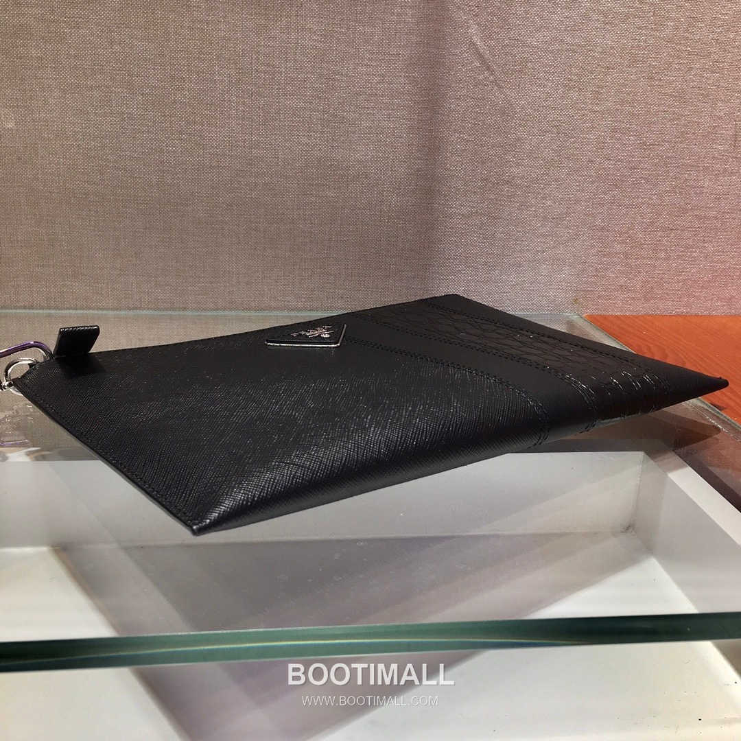 Prada Saffiano Leather Clutch Bag with Card Slots and Triangle Logo 프라다 사피아노 레더 카드슬롯 삼각로고 클러치백 2NG005G 28cm 6