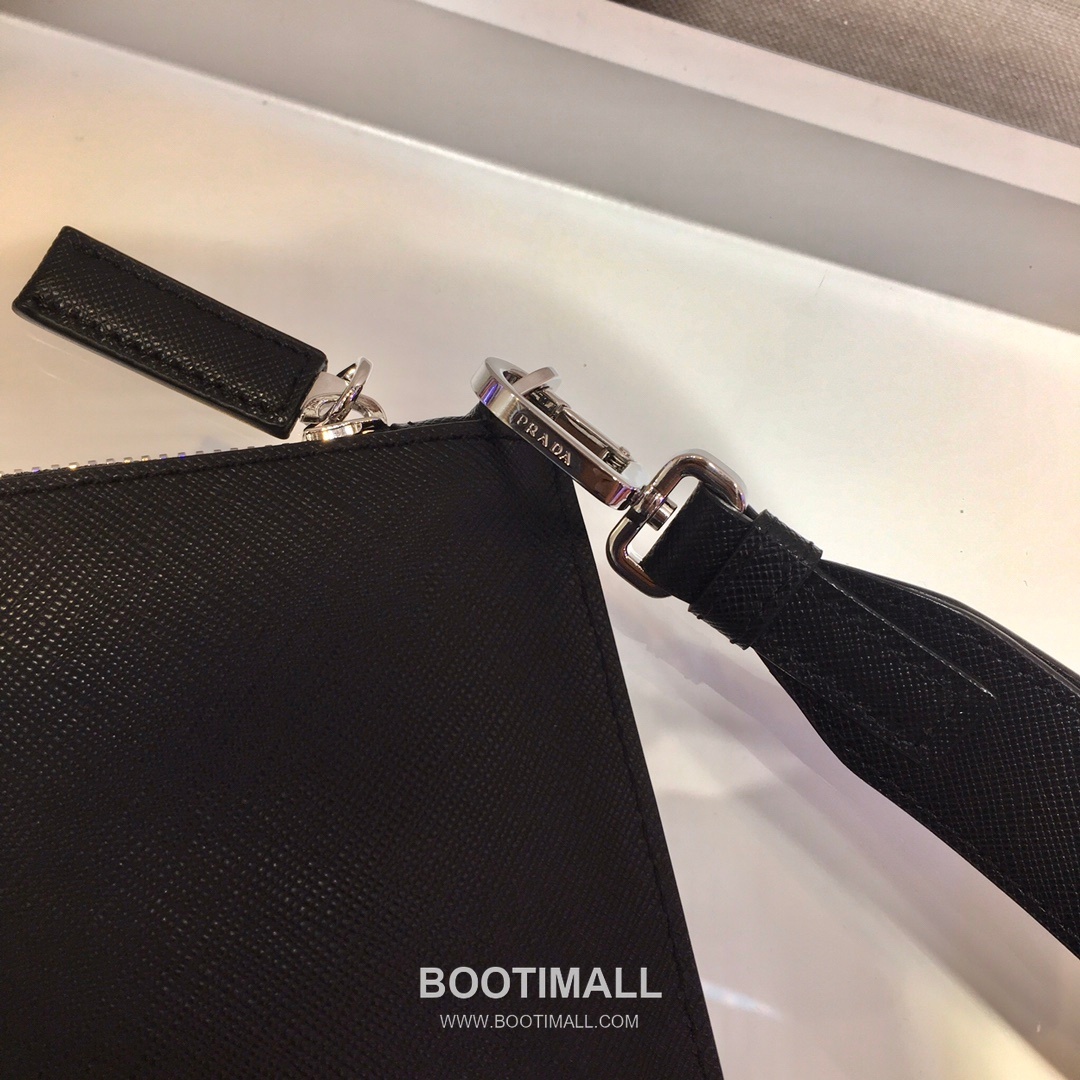 Prada Saffiano Leather Clutch Bag with Card Slots and Triangle Logo 프라다 사피아노 레더 카드슬롯 삼각로고 클러치백 2NG005G 28cm 7