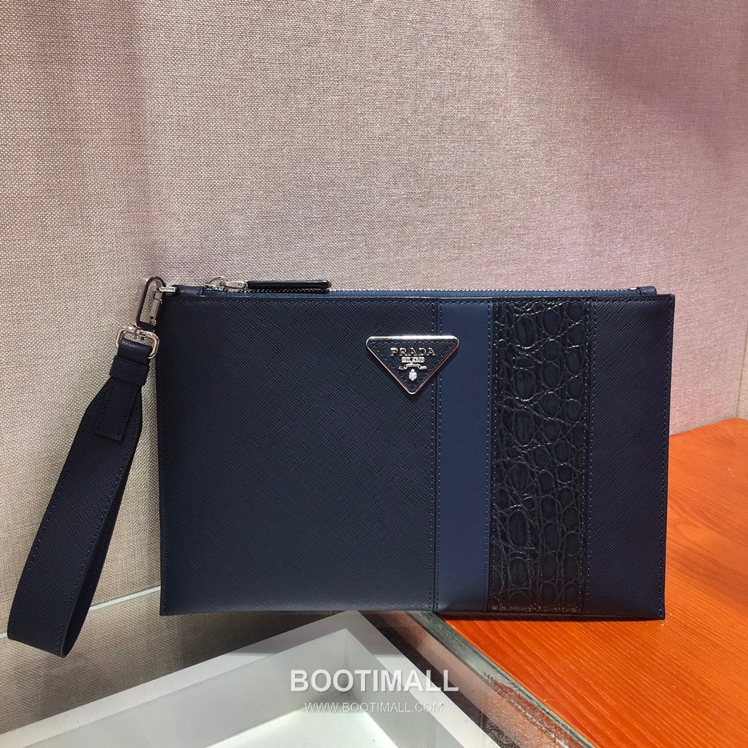 Prada Saffiano Leather Clutch Bag with Card Slots and Triangle Logo 프라다 사피아노 레더 카드슬롯 삼각로고 클러치백 2NG005G 28cm 2