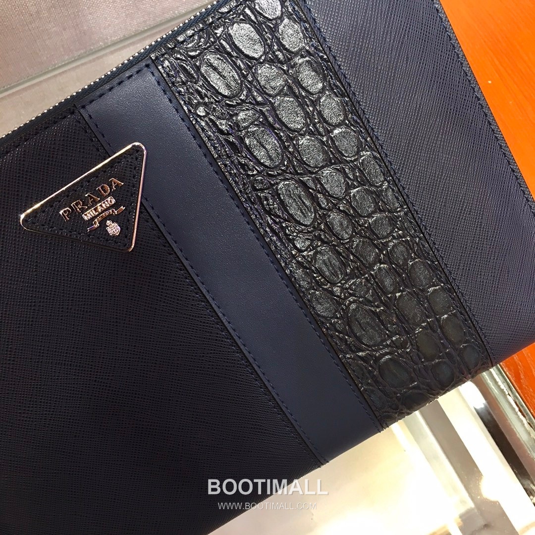 Prada Saffiano Leather Clutch Bag with Card Slots and Triangle Logo 프라다 사피아노 레더 카드슬롯 삼각로고 클러치백 2NG005G 28cm 5
