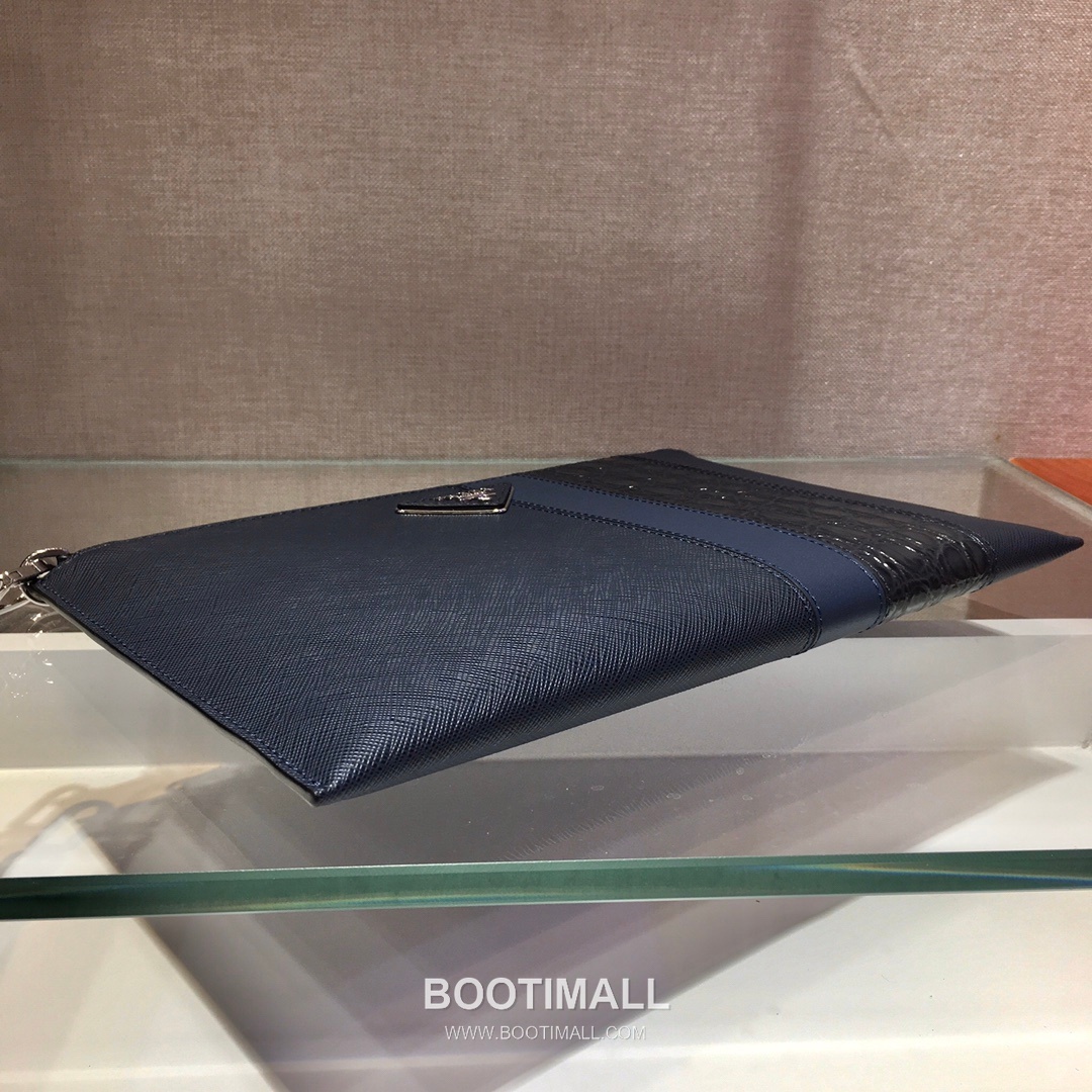 Prada Saffiano Leather Clutch Bag with Card Slots and Triangle Logo 프라다 사피아노 레더 카드슬롯 삼각로고 클러치백 2NG005G 28cm 6