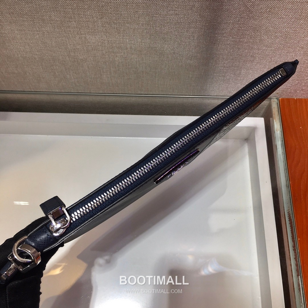 Prada Saffiano Leather Clutch Bag with Card Slots and Triangle Logo 프라다 사피아노 레더 카드슬롯 삼각로고 클러치백 2NG005G 28cm 7