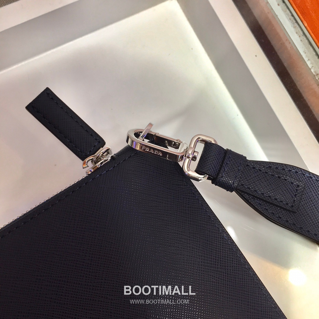 Prada Saffiano Leather Clutch Bag with Card Slots and Triangle Logo 프라다 사피아노 레더 카드슬롯 삼각로고 클러치백 2NG005G 28cm 8