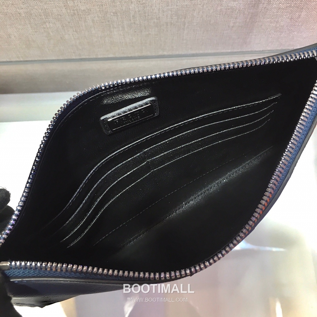 Prada Saffiano Leather Clutch Bag with Card Slots and Triangle Logo 프라다 사피아노 레더 카드슬롯 삼각로고 클러치백 2NG005G 28cm 9
