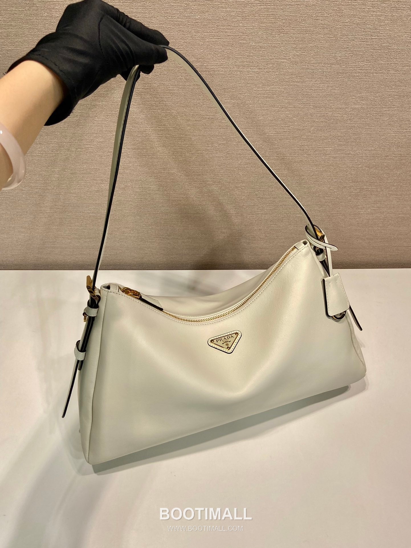 Prada Calfskin Leather Hobo Bag with Detachable Strap and Triangle Logo 프라다 카프스킨 레더 탈부착 스트랩 삼각로고 호보백 1BC228 39cm 2