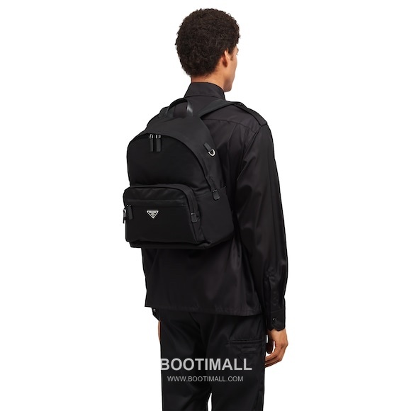 Prada Nylon Saffiano Leather Backpack with Multi Pocket and Brushed Hardware 프라다 나일론 사피아노 레더 멀티포켓 브러시드 하드웨어 백팩 2V066 29cm 1