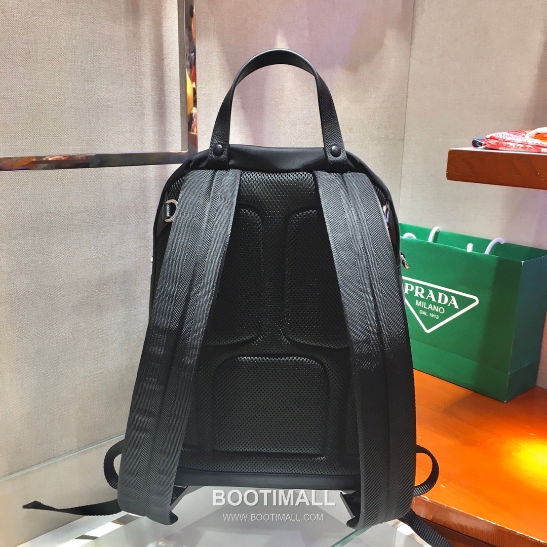 Prada Nylon Saffiano Leather Backpack with Multi Pocket and Brushed Hardware 프라다 나일론 사피아노 레더 멀티포켓 브러시드 하드웨어 백팩 2V066 29cm 5