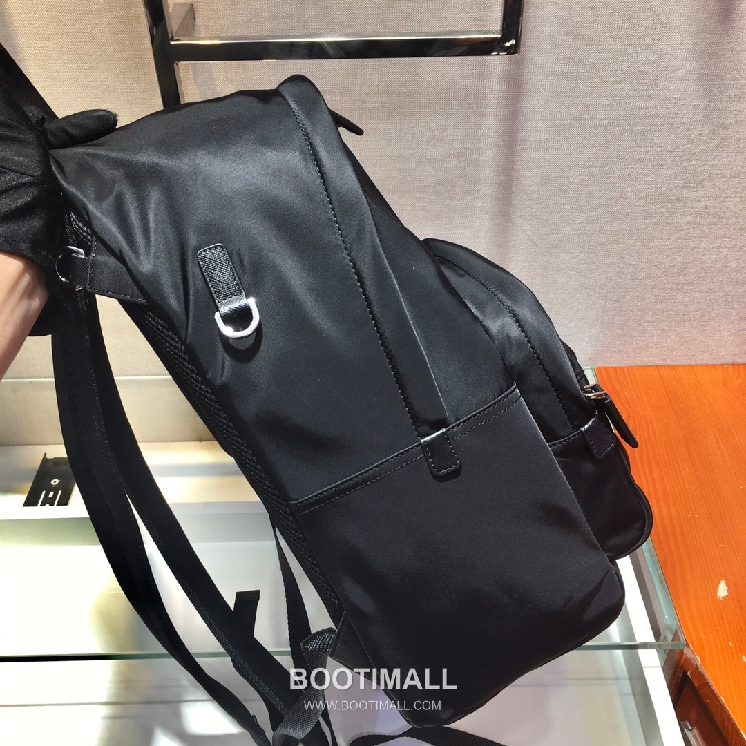 Prada Nylon Saffiano Leather Backpack with Multi Pocket and Brushed Hardware 프라다 나일론 사피아노 레더 멀티포켓 브러시드 하드웨어 백팩 2V066 29cm 6