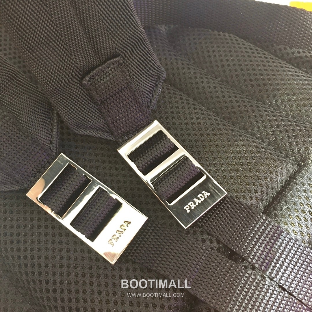 Prada Nylon Saffiano Leather Backpack with Multi Pocket and Brushed Hardware 프라다 나일론 사피아노 레더 멀티포켓 브러시드 하드웨어 백팩 2V066 29cm 9