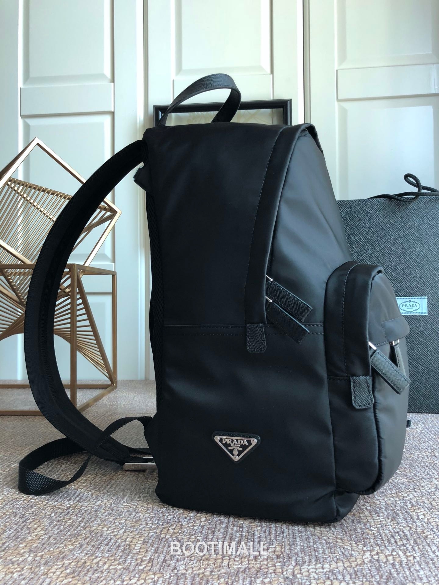 Prada Parachute Nylon Backpack with Multi Pocket and Minimal Design 프라다 패러슈트 나일론 멀티포켓 미니멀 백팩 2VL066 29cm 2