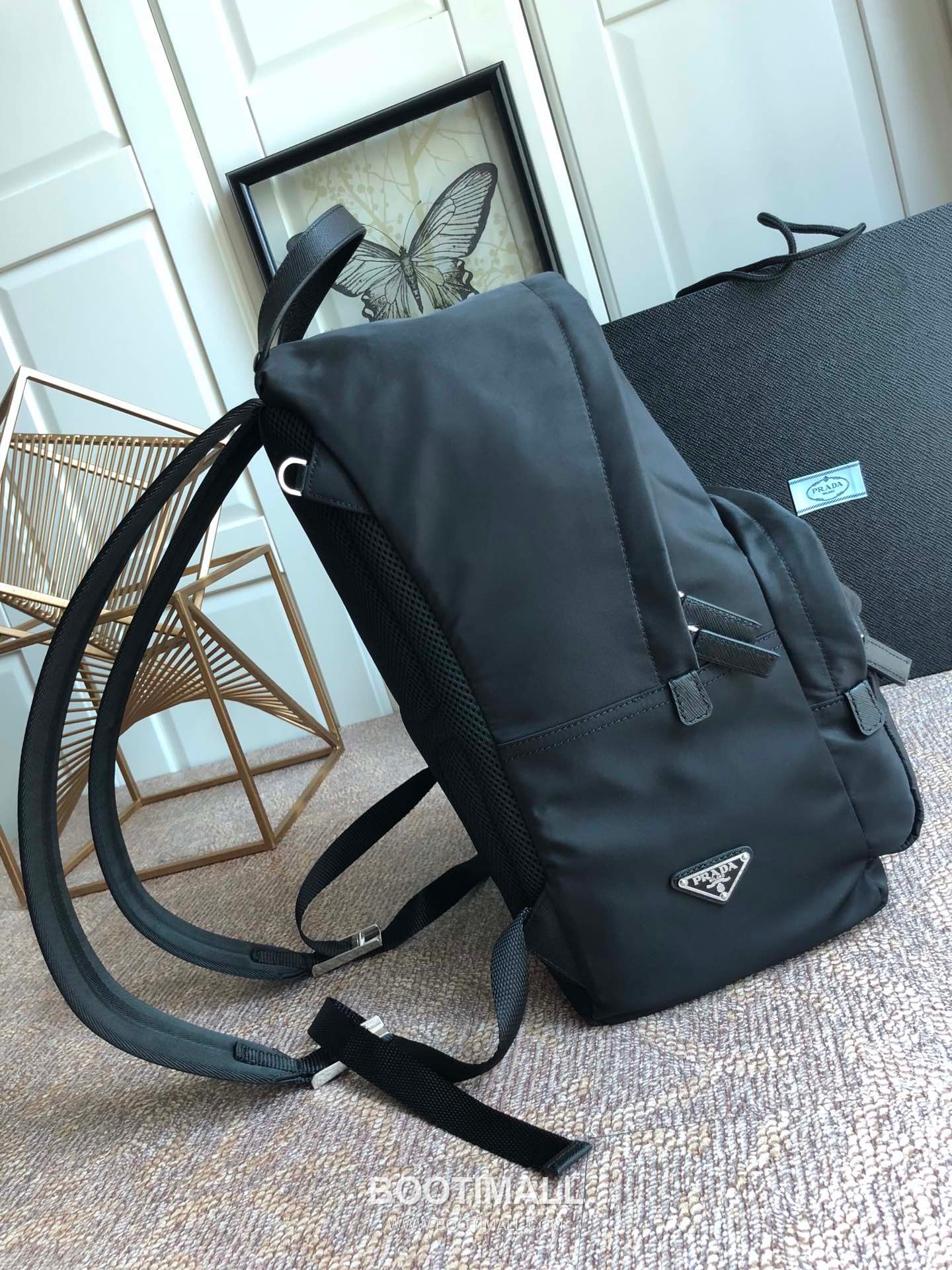 Prada Parachute Nylon Backpack with Multi Pocket and Minimal Design 프라다 패러슈트 나일론 멀티포켓 미니멀 백팩 2VL066 29cm 3