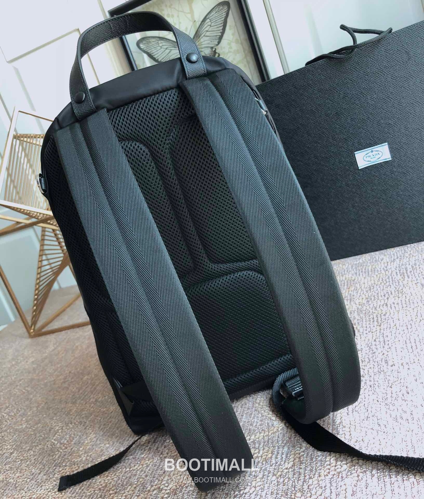 Prada Parachute Nylon Backpack with Multi Pocket and Minimal Design 프라다 패러슈트 나일론 멀티포켓 미니멀 백팩 2VL066 29cm 6