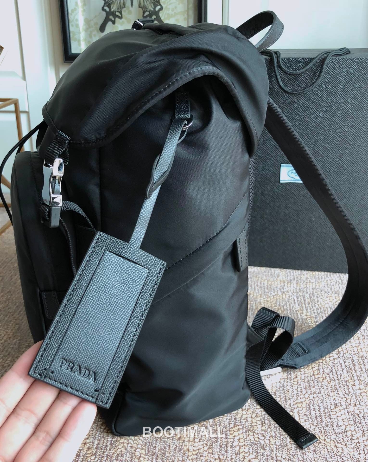 Prada Parachute Nylon Backpack with Buckle Pockets and Triangle Logo 프라다 패러슈트 나일론 버클 포켓 삼각로고 백팩 2VG0135 27cm 6