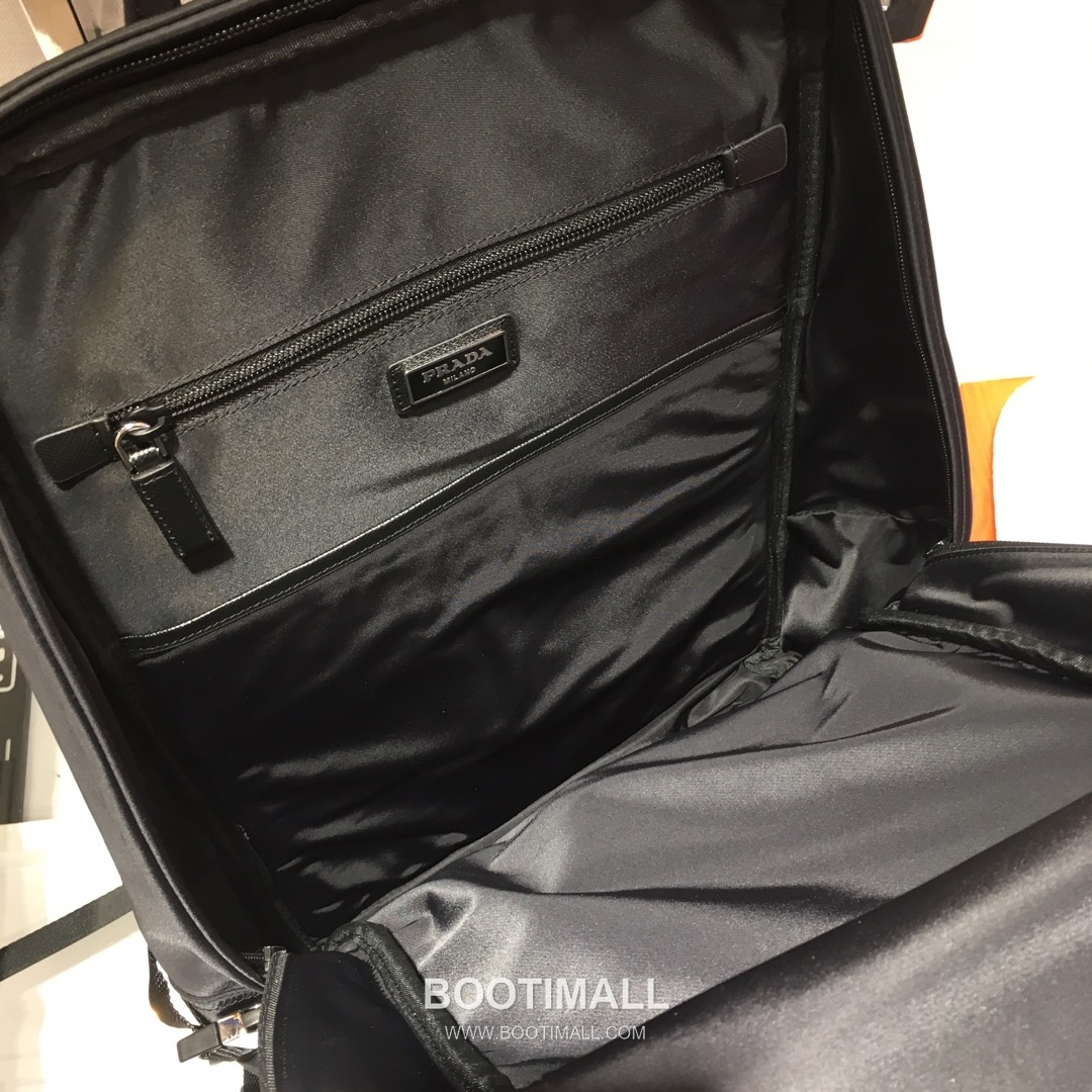 Prada Fabric Saffiano Leather Backpack with Multi Zip Pocket and Triangle Logo 프라다 패브릭 사피아노 레더 멀티 지퍼포켓 삼각로고 백팩 2VZ022 45cm 8
