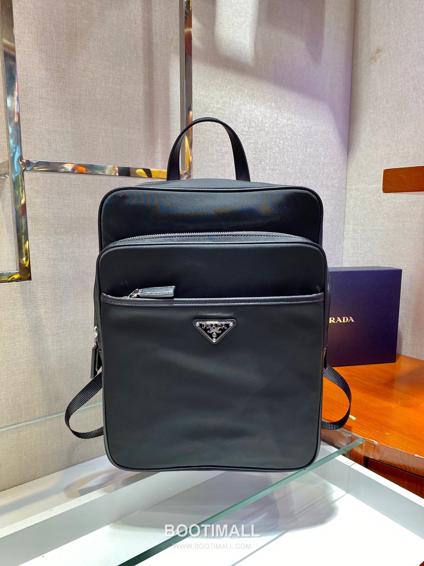 Prada Nylon Saffiano Leather Backpack with Multi Zip Pockets and Triangle Logo 프라다 나일론 사피아노 레더 멀티 지퍼포켓 삼각로고 백팩 2VZ064 26cm 3