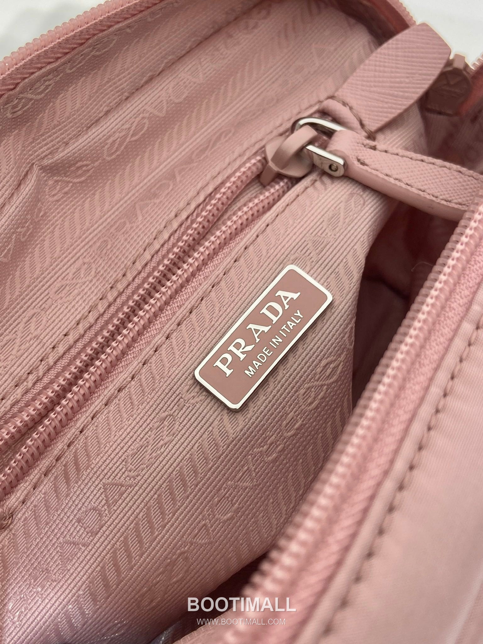 Prada Re-Nylon Clutch Bag with Leather Wrist Strap and Triangle Logo 프라다 리나일론 레더 손목 스트랩 삼각로고 클러치백 1NS021 17cm 9