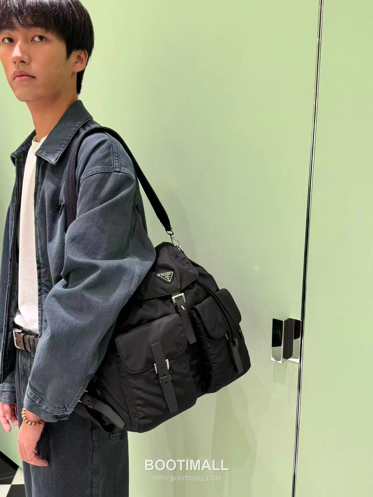 Prada Re-Nylon Backpack with Detachable Strap and Dual Carry Design 프라다 리나일론 탈부착 스트랩 듀얼 캐리 백팩 2VZ110A 34cm 1