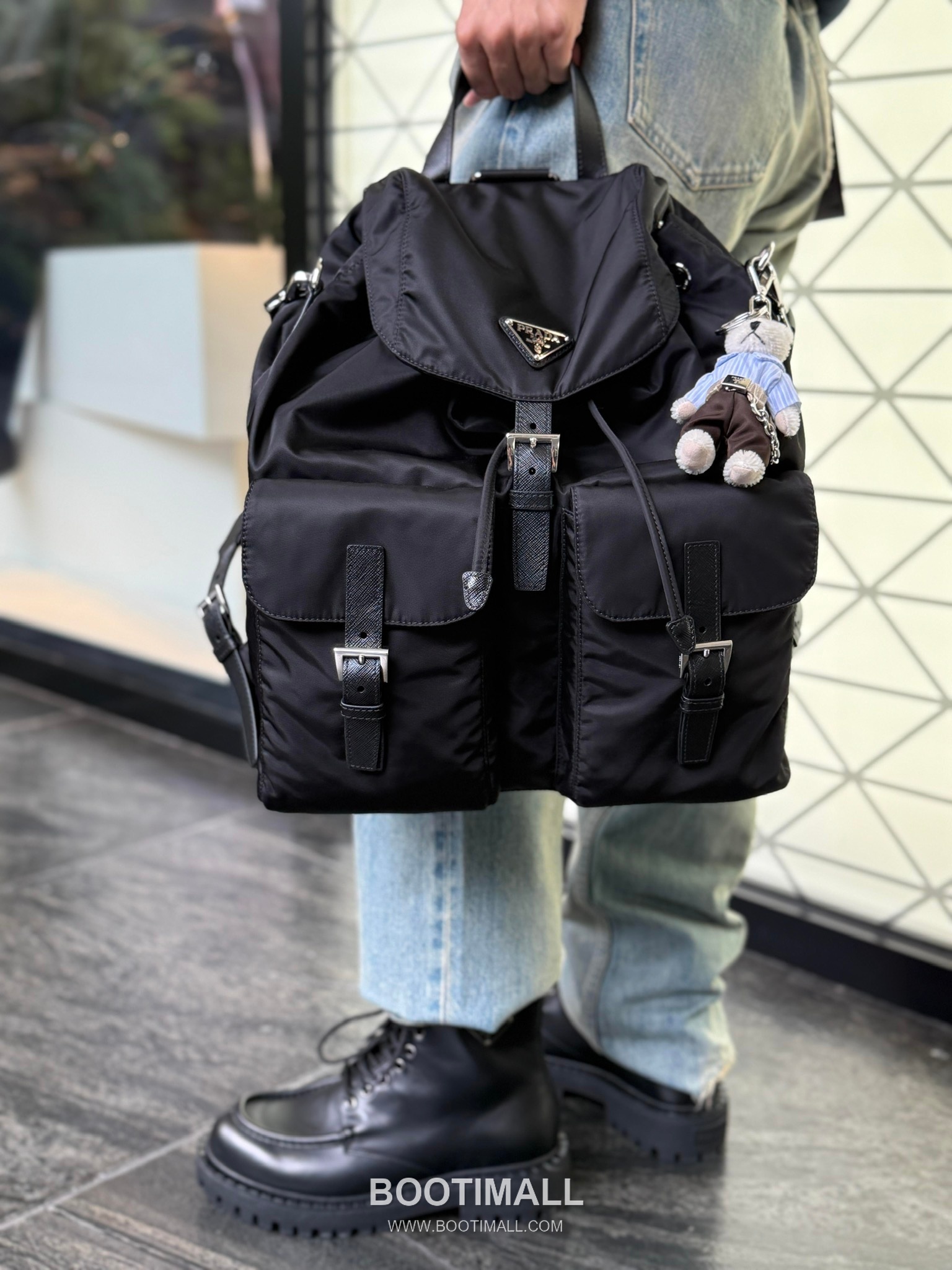 Prada Re-Nylon Backpack with Detachable Strap and Dual Carry Design 프라다 리나일론 탈부착 스트랩 듀얼 캐리 백팩 2VZ110A 34cm 2