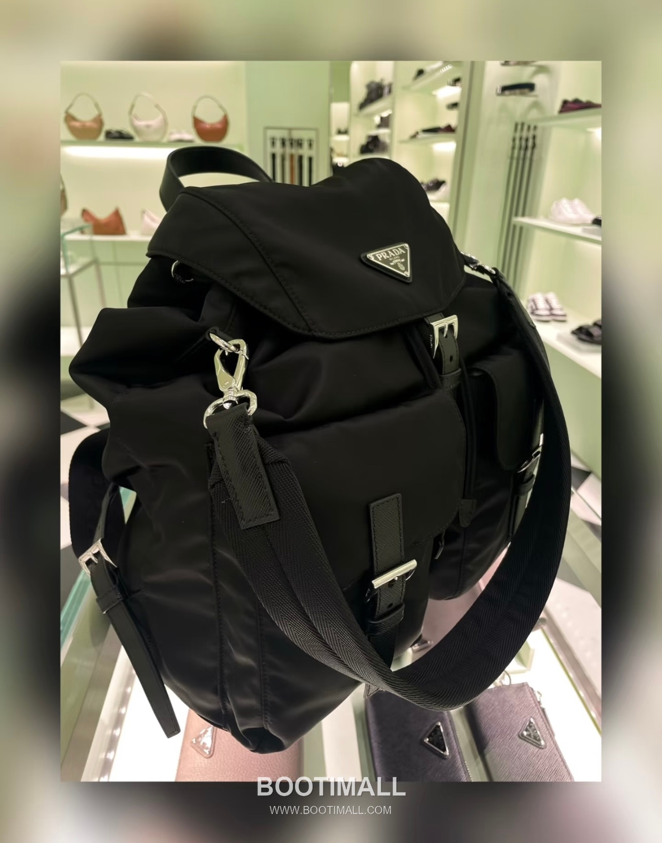 Prada Re-Nylon Backpack with Detachable Strap and Dual Carry Design 프라다 리나일론 탈부착 스트랩 듀얼 캐리 백팩 2VZ110A 34cm 4