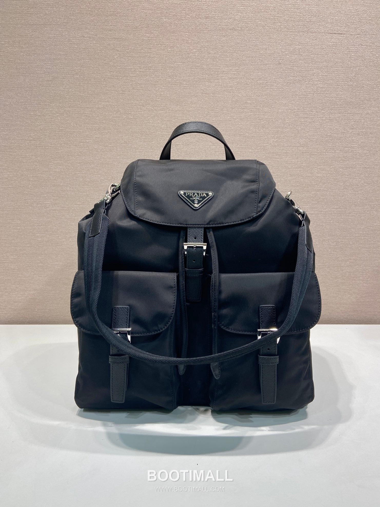 Prada Re-Nylon Backpack with Detachable Strap and Dual Carry Design 프라다 리나일론 탈부착 스트랩 듀얼 캐리 백팩 2VZ110A 34cm 8