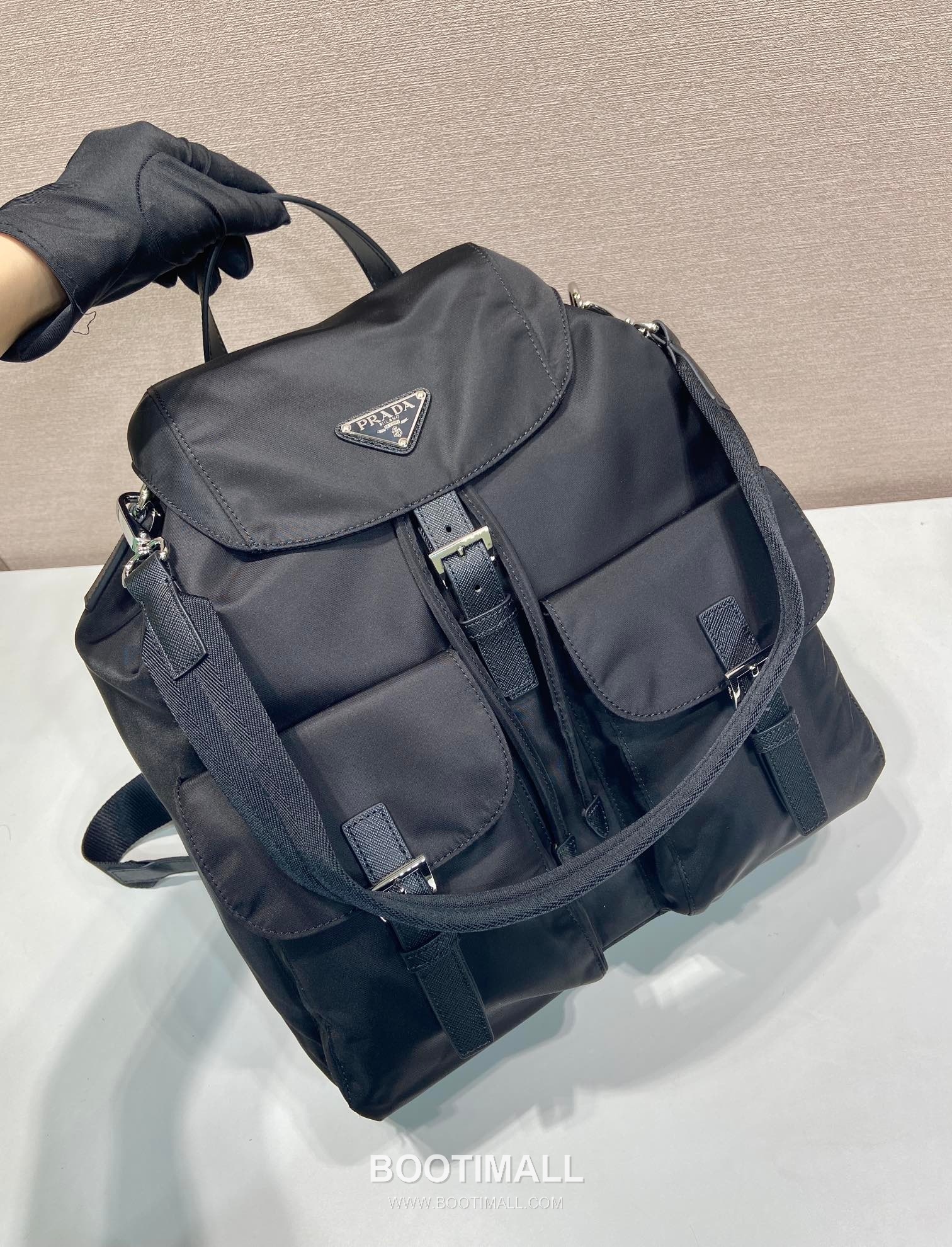 Prada Re-Nylon Backpack with Detachable Strap and Dual Carry Design 프라다 리나일론 탈부착 스트랩 듀얼 캐리 백팩 2VZ110A 34cm 10