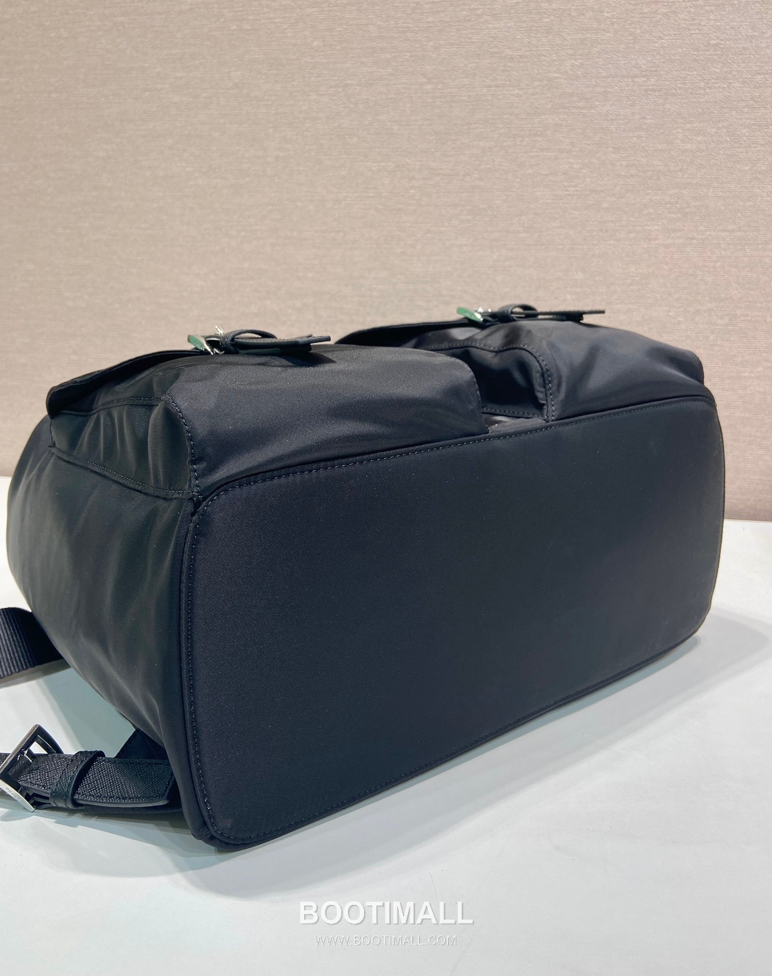 Prada Re-Nylon Backpack with Detachable Strap and Dual Carry Design 프라다 리나일론 탈부착 스트랩 듀얼 캐리 백팩 2VZ110A 34cm 13