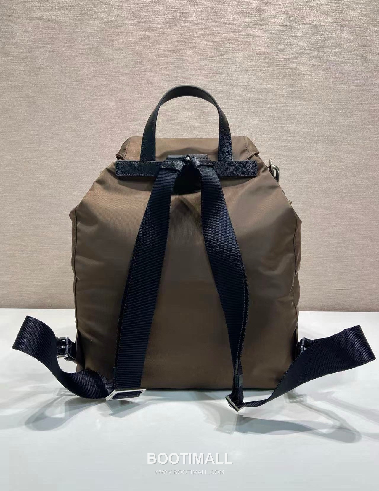 Prada Re-Nylon Backpack with Detachable Strap and Dual Carry Design 프라다 리나일론 탈부착 스트랩 듀얼 캐리 백팩 2VZ110A 34cm 4