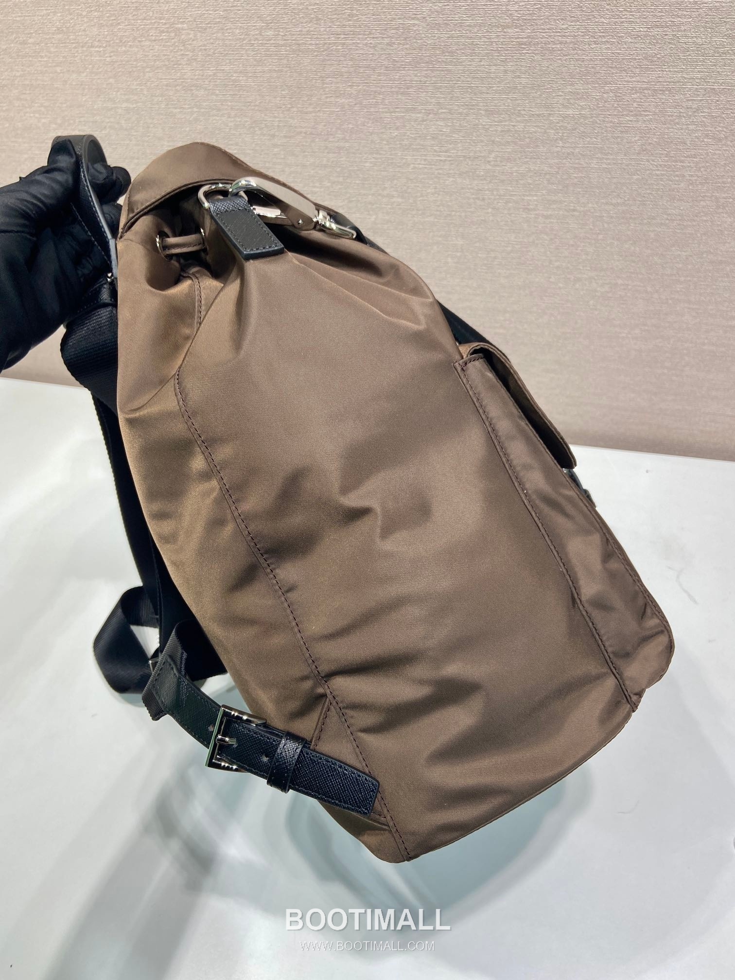 Prada Re-Nylon Backpack with Detachable Strap and Dual Carry Design 프라다 리나일론 탈부착 스트랩 듀얼 캐리 백팩 2VZ110A 34cm 5