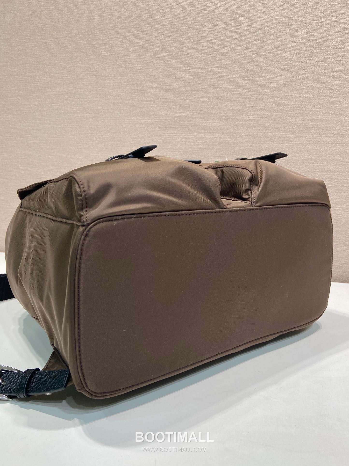 Prada Re-Nylon Backpack with Detachable Strap and Dual Carry Design 프라다 리나일론 탈부착 스트랩 듀얼 캐리 백팩 2VZ110A 34cm 6