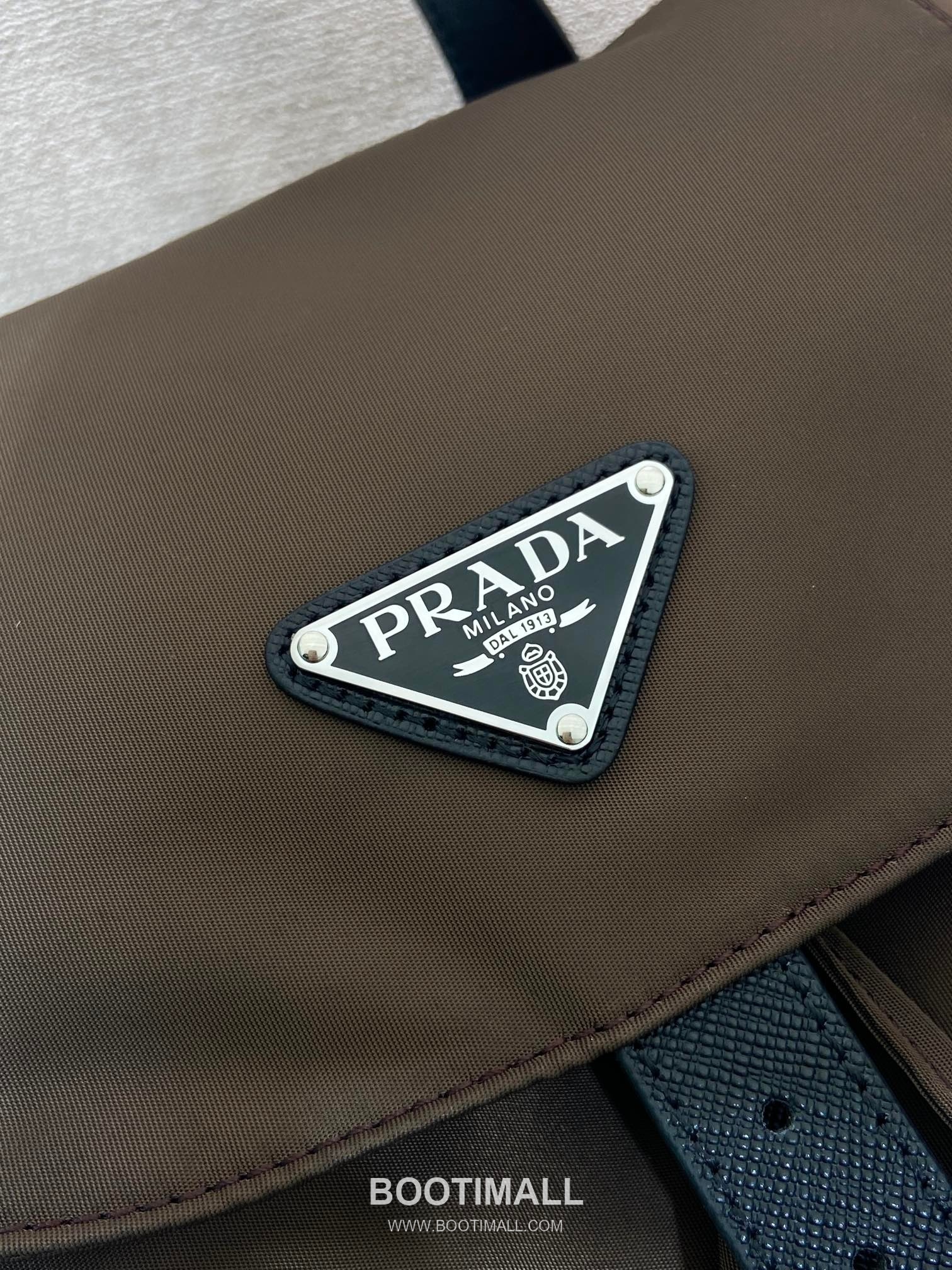 Prada Re-Nylon Backpack with Detachable Strap and Dual Carry Design 프라다 리나일론 탈부착 스트랩 듀얼 캐리 백팩 2VZ110A 34cm 7