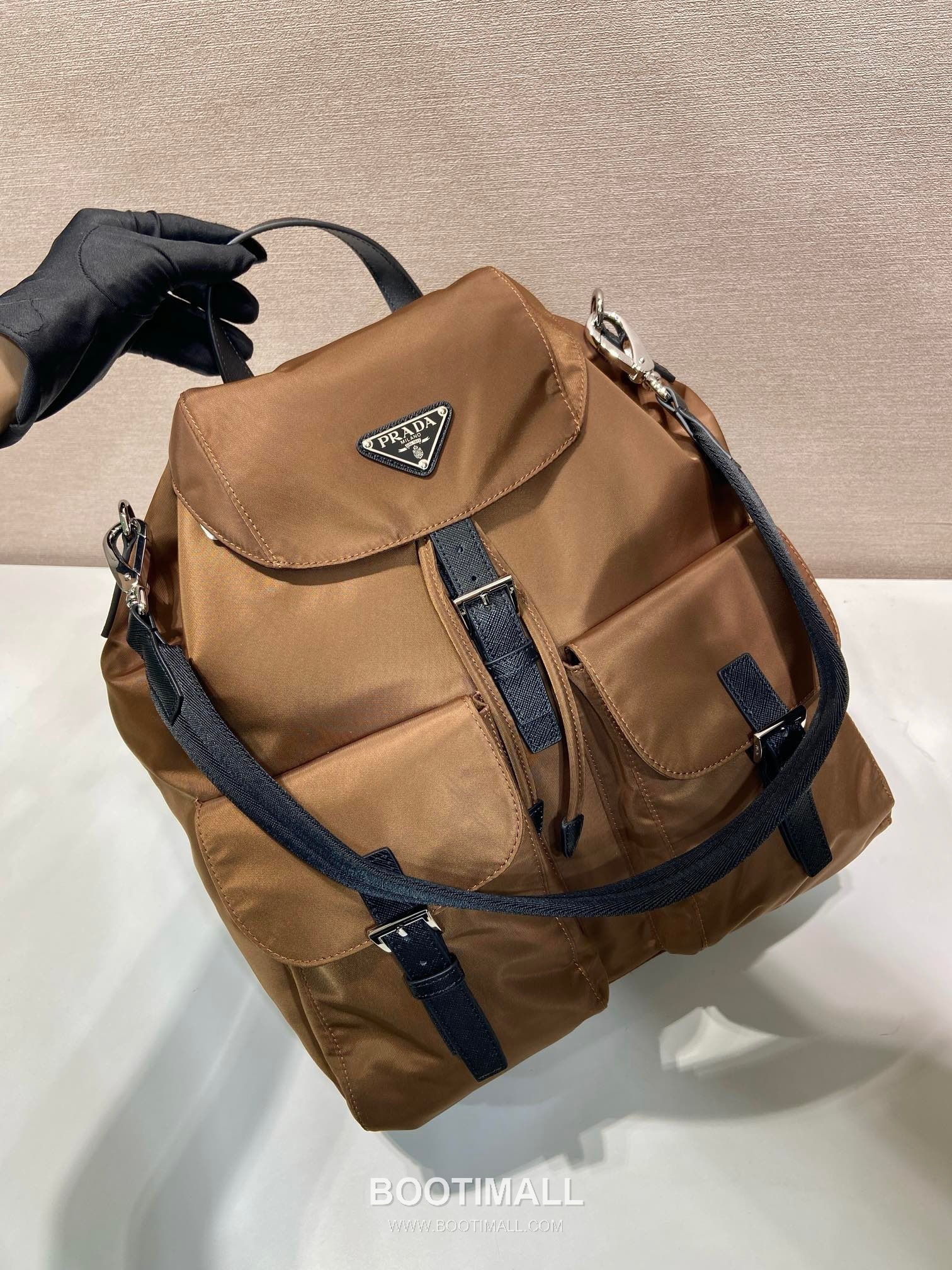 Prada Re-Nylon Backpack with Detachable Strap and Dual Carry Design 프라다 리나일론 탈부착 스트랩 듀얼 캐리 백팩 2VZ110A 34cm 2